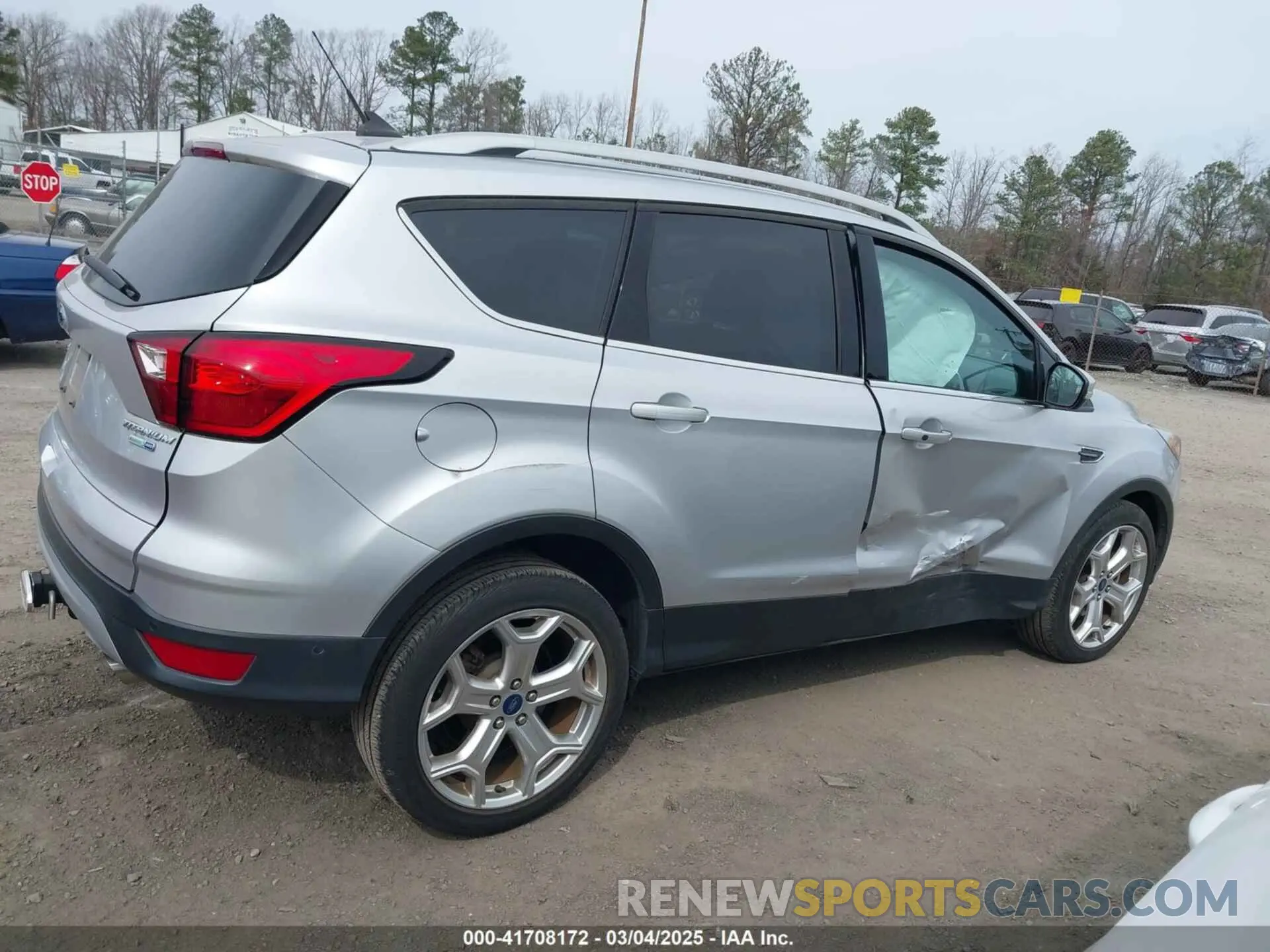 13 Photograph of a damaged car 1FMCU9J91KUA91323 FORD ESCAPE 2019