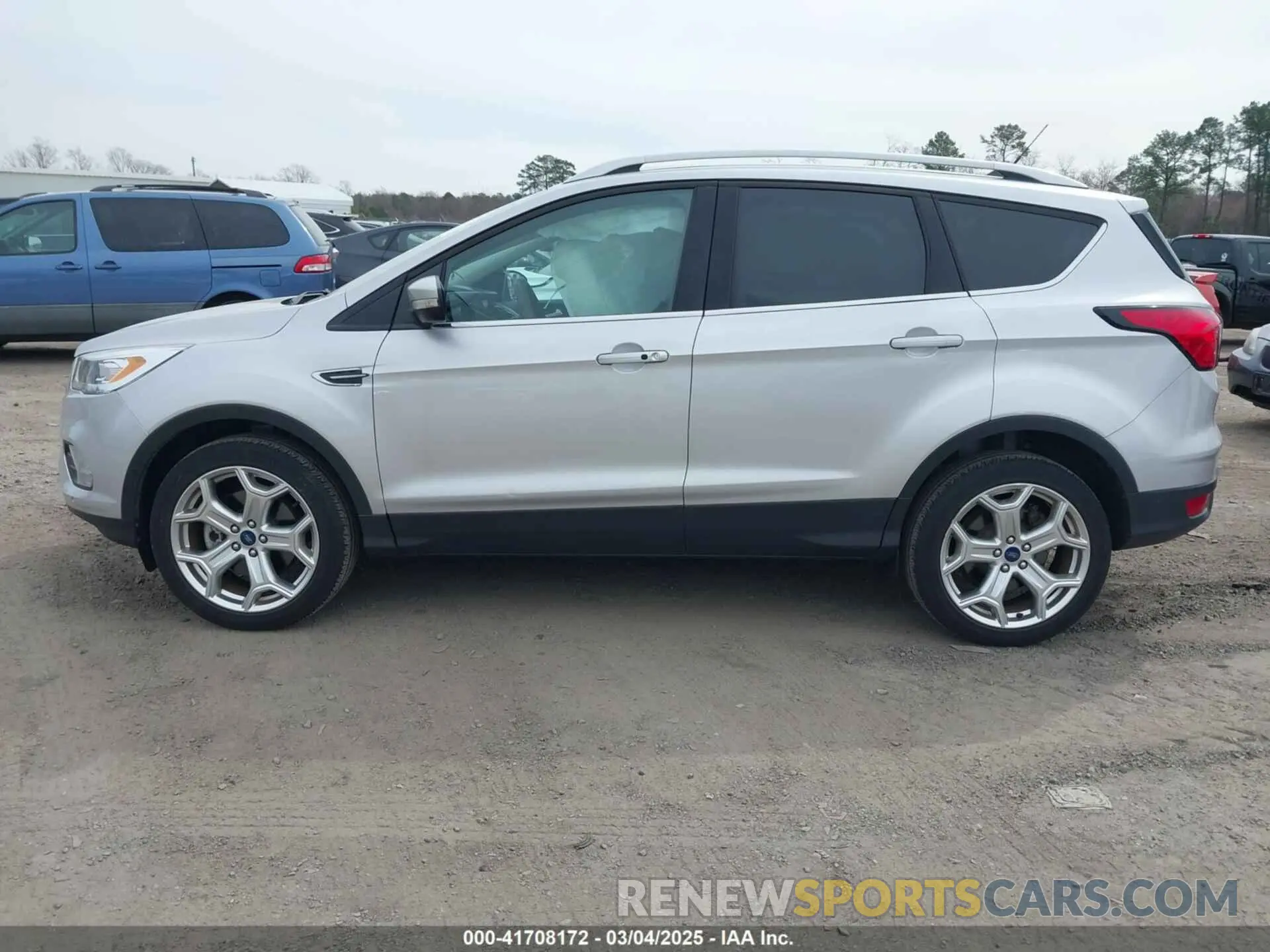 14 Photograph of a damaged car 1FMCU9J91KUA91323 FORD ESCAPE 2019