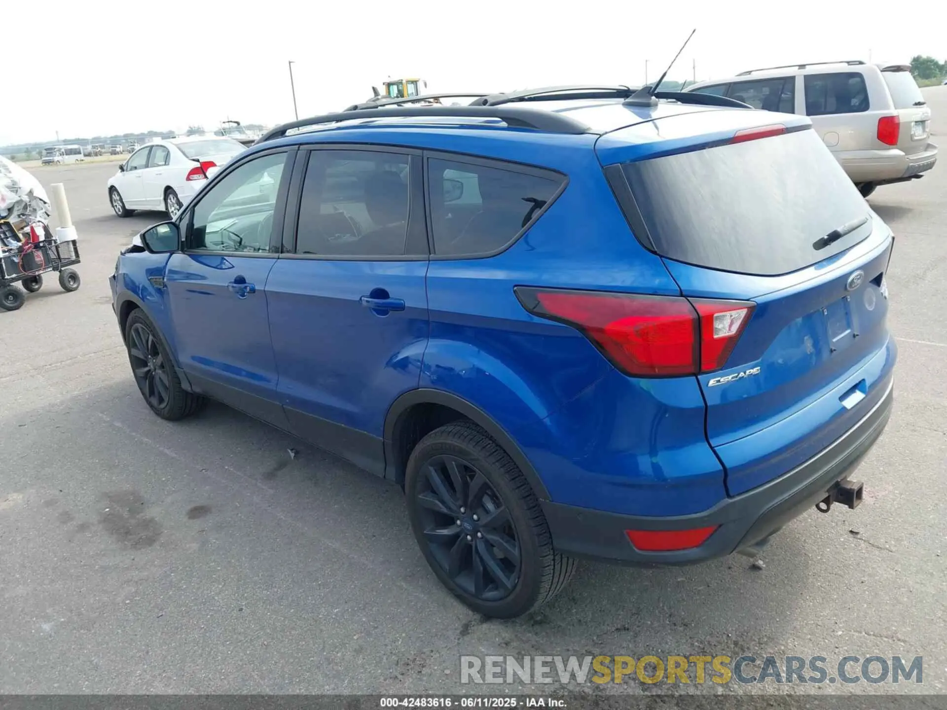 3 Photograph of a damaged car 1FMCU9J91KUB71303 FORD ESCAPE 2019