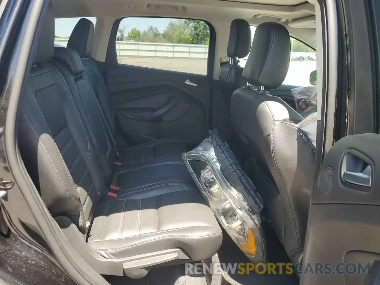 11 Photograph of a damaged car 1FMCU9J91KUC57176 FORD ESCAPE 2019