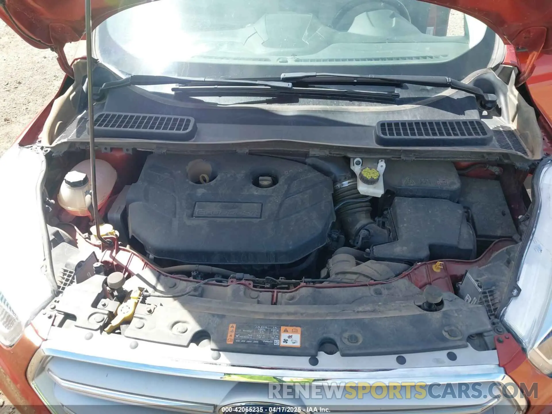 10 Photograph of a damaged car 1FMCU9J92KUB28895 FORD ESCAPE 2019