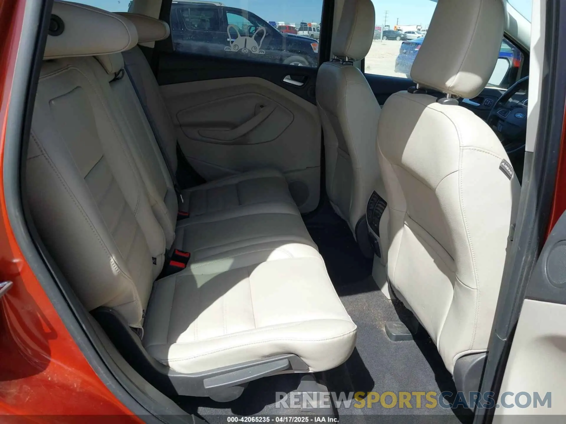 8 Photograph of a damaged car 1FMCU9J92KUB28895 FORD ESCAPE 2019