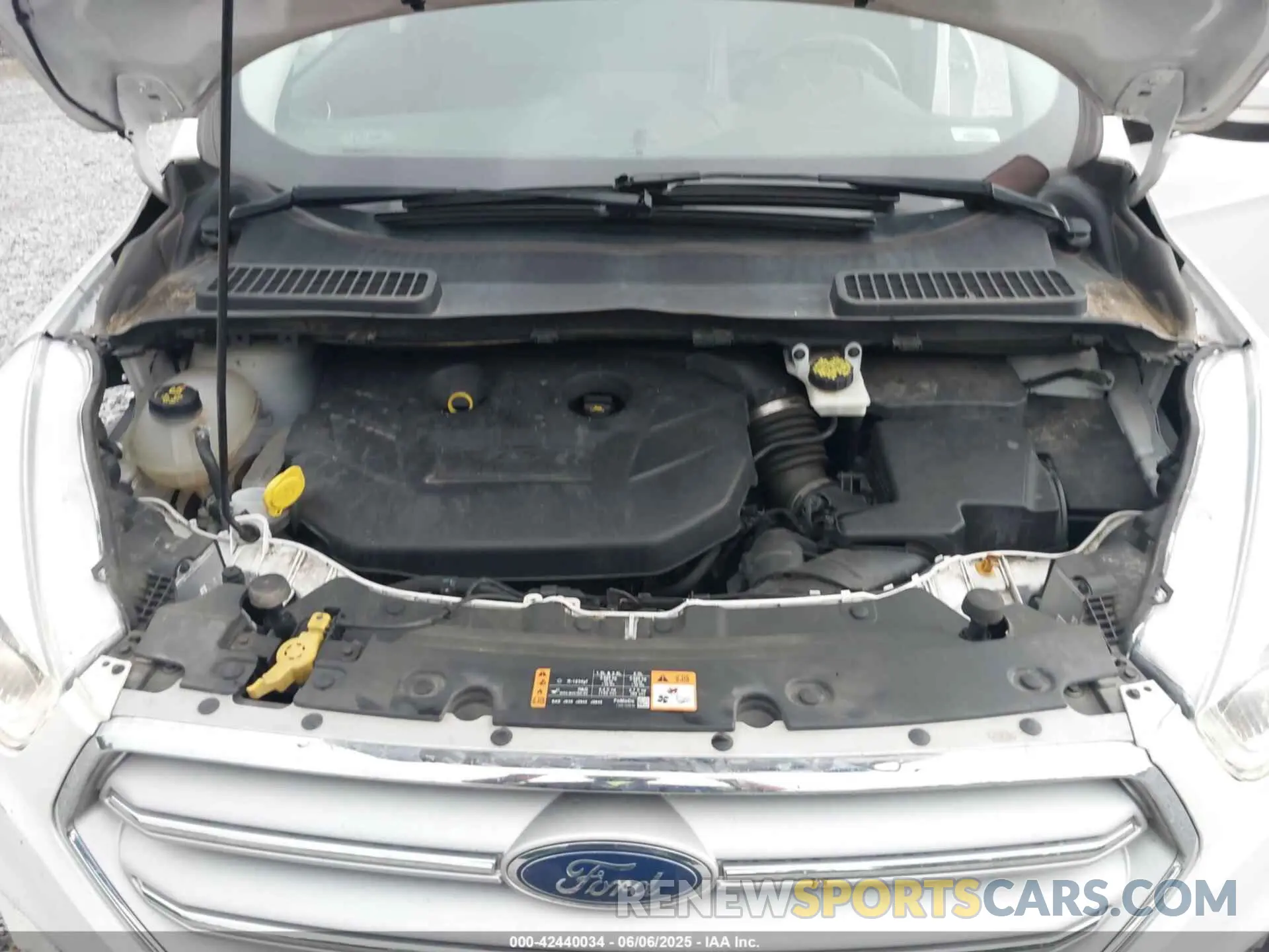 10 Photograph of a damaged car 1FMCU9J93KUA98208 FORD ESCAPE 2019