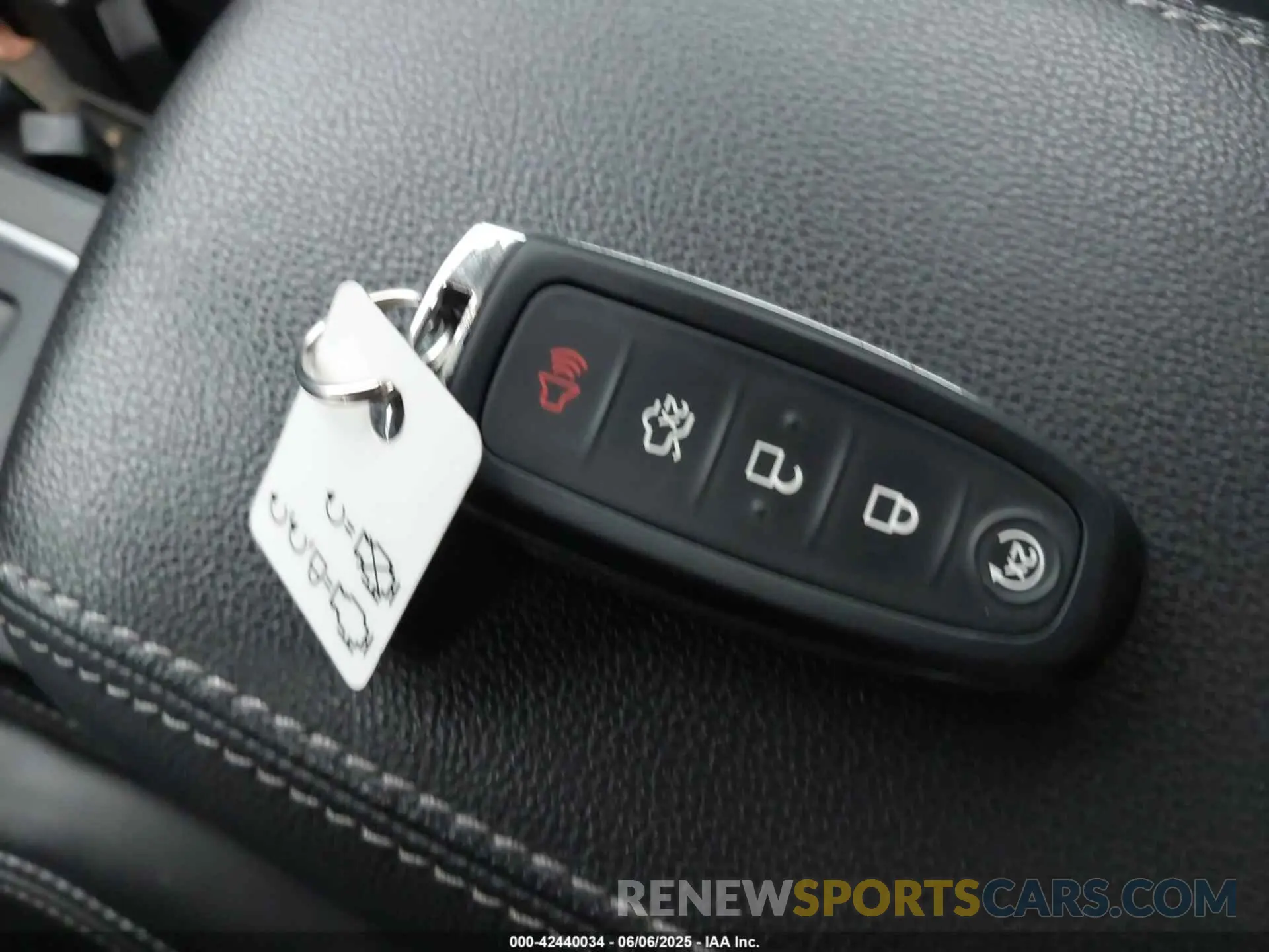 11 Photograph of a damaged car 1FMCU9J93KUA98208 FORD ESCAPE 2019
