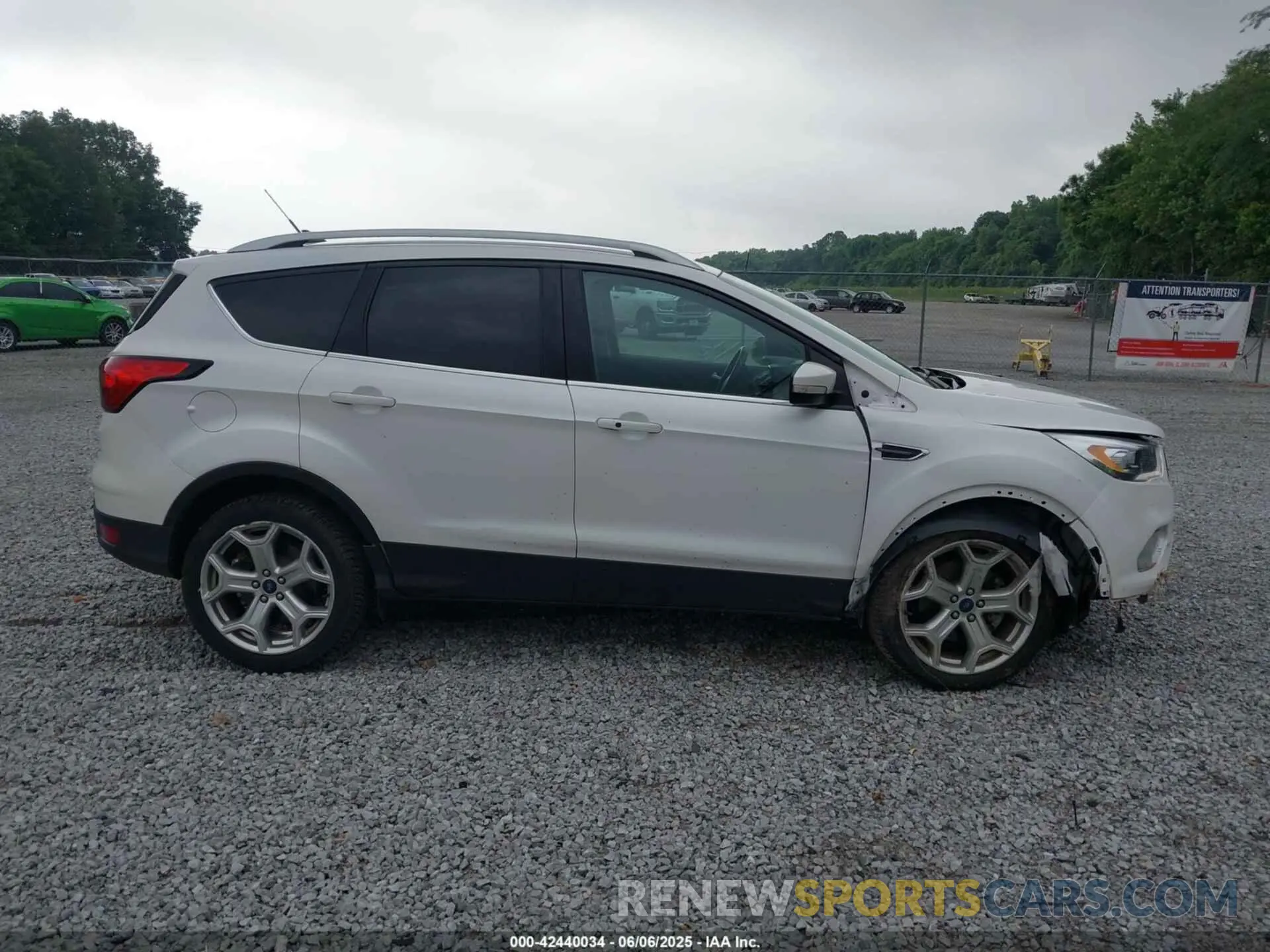 13 Photograph of a damaged car 1FMCU9J93KUA98208 FORD ESCAPE 2019