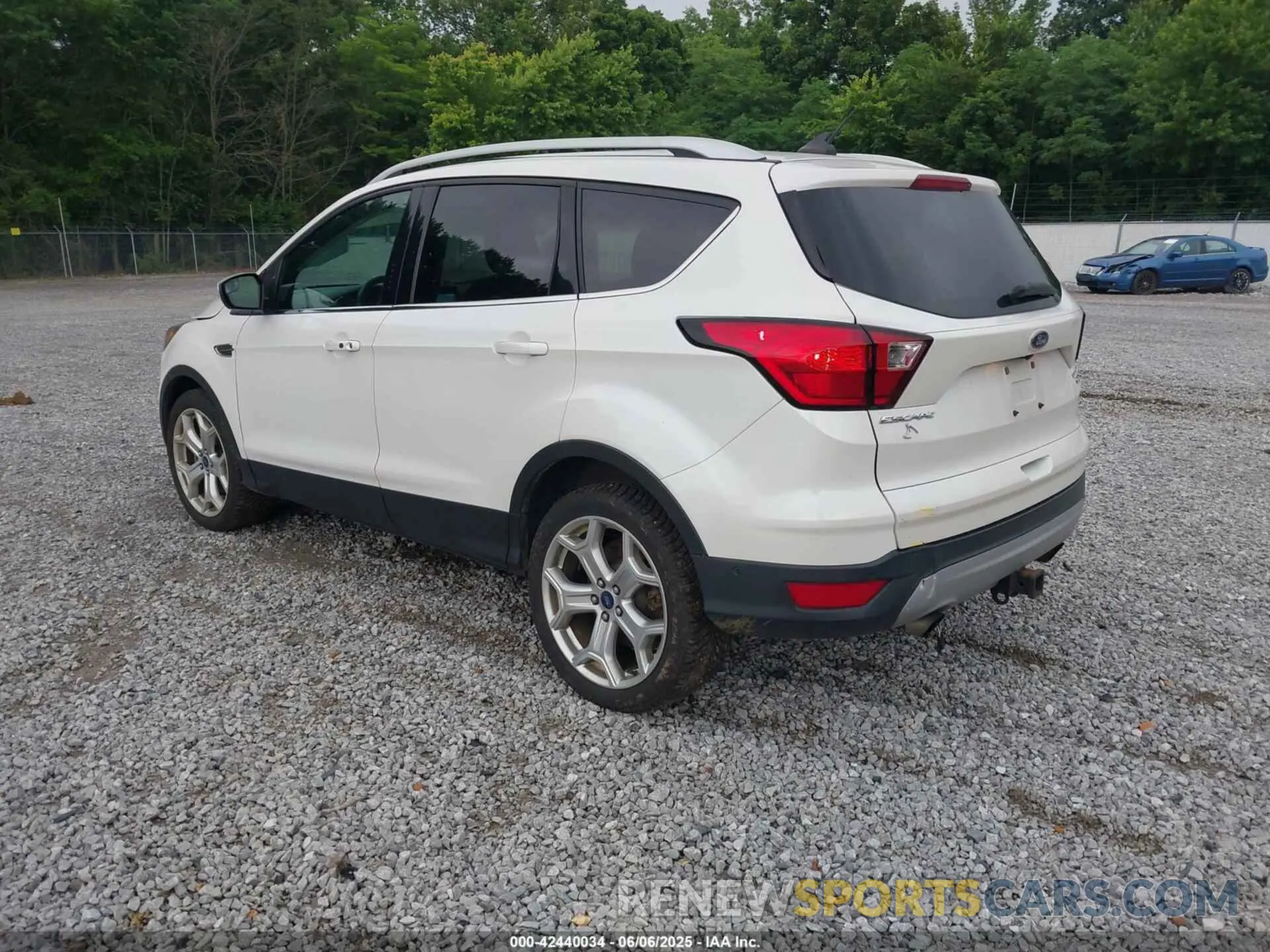 3 Photograph of a damaged car 1FMCU9J93KUA98208 FORD ESCAPE 2019