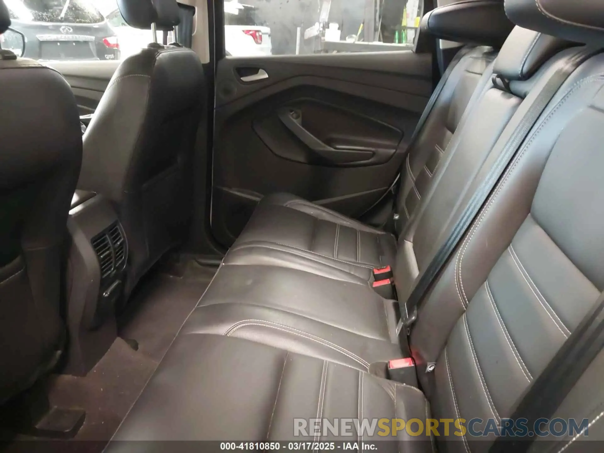 8 Photograph of a damaged car 1FMCU9J94KUA28247 FORD ESCAPE 2019