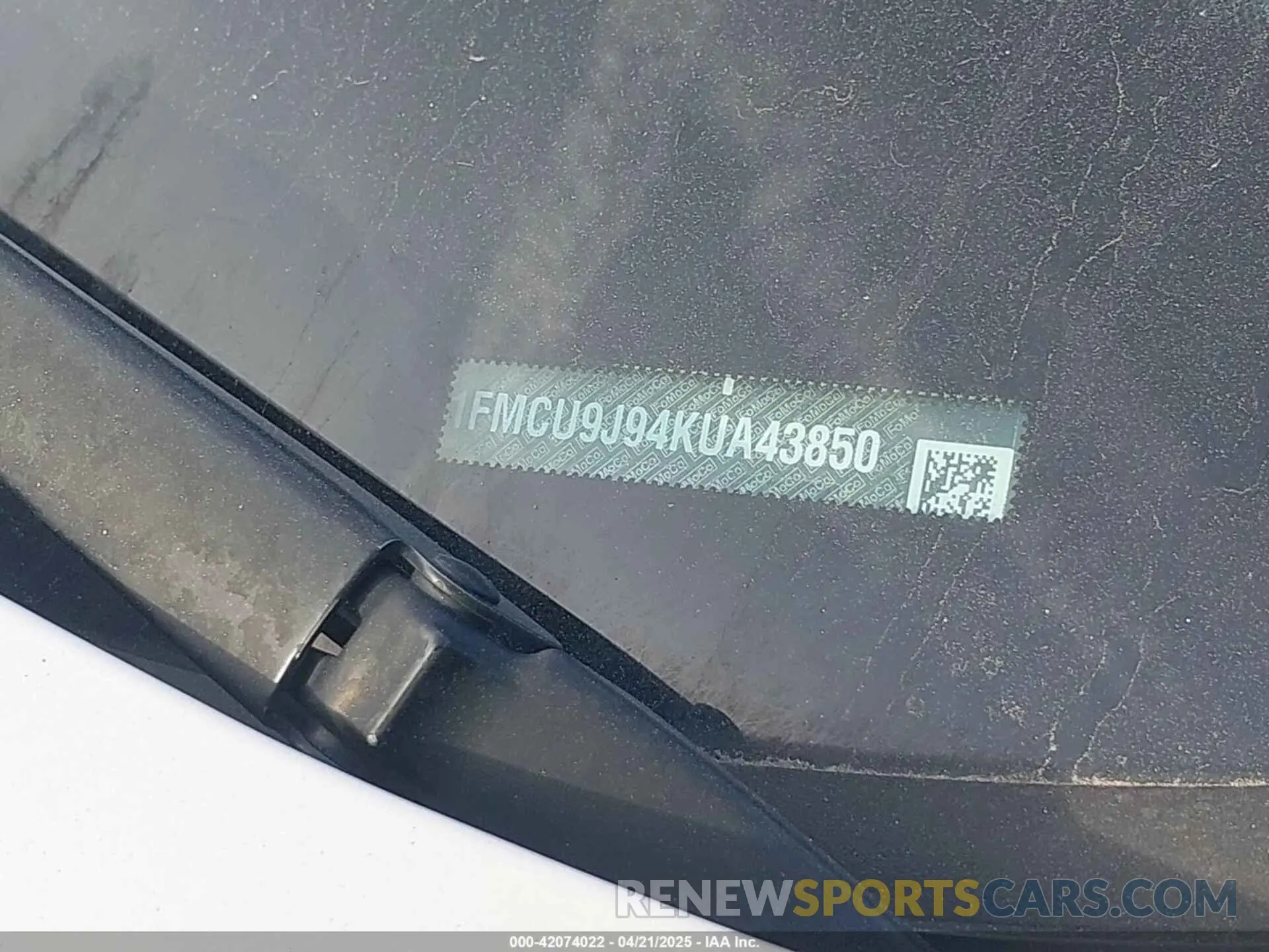 9 Photograph of a damaged car 1FMCU9J94KUA43850 FORD ESCAPE 2019