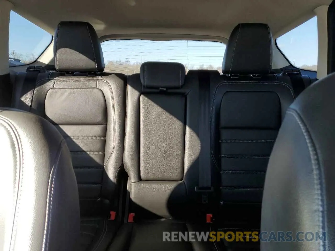 10 Photograph of a damaged car 1FMCU9J94KUC23524 FORD ESCAPE 2019