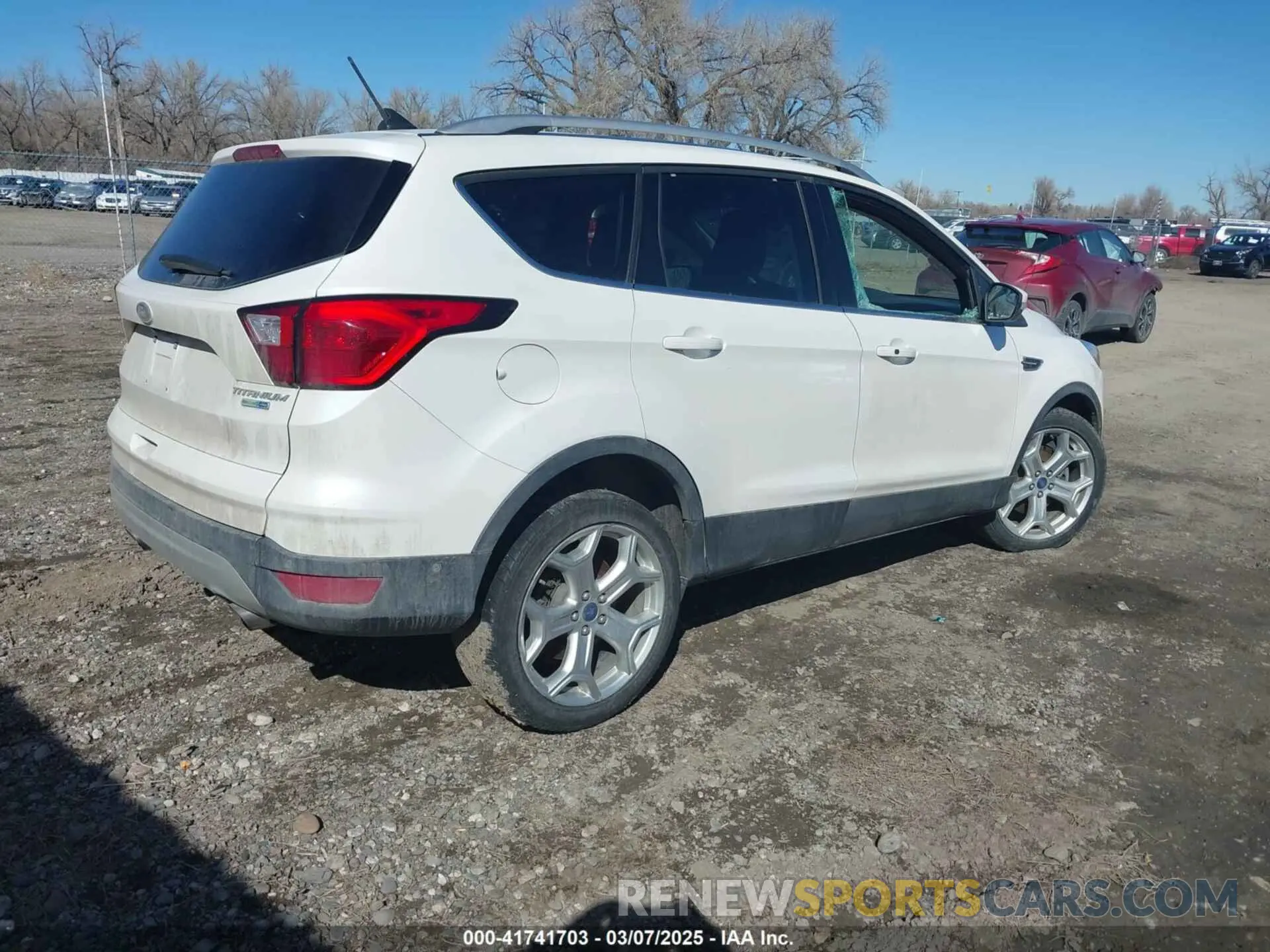 4 Photograph of a damaged car 1FMCU9J94KUC29694 FORD ESCAPE 2019