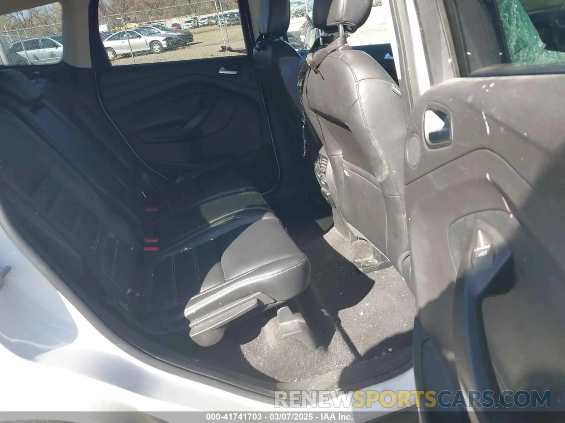 8 Photograph of a damaged car 1FMCU9J94KUC29694 FORD ESCAPE 2019