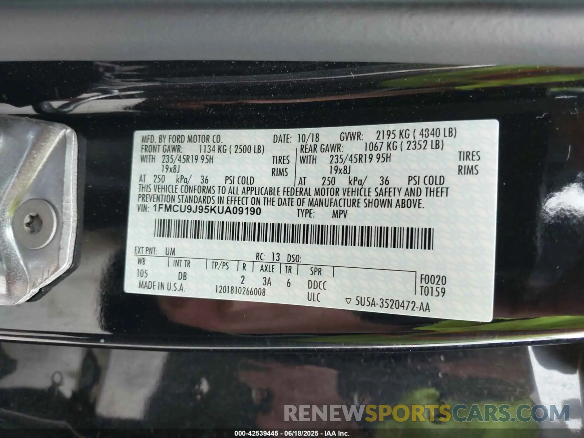 9 Photograph of a damaged car 1FMCU9J95KUA09190 FORD ESCAPE 2019