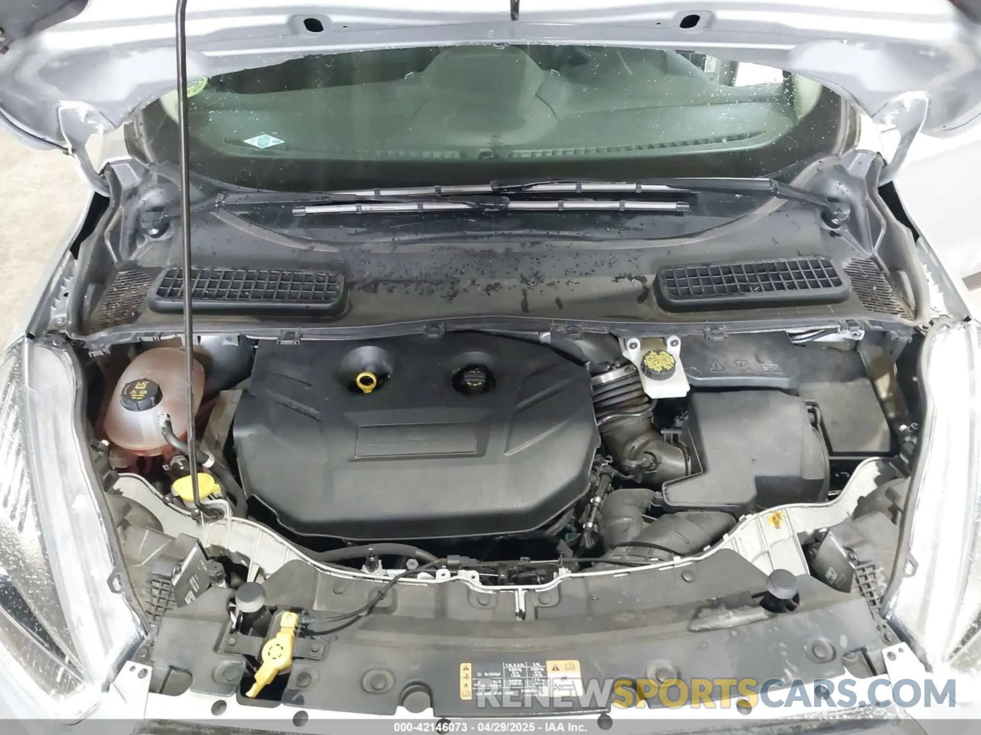 10 Photograph of a damaged car 1FMCU9J95KUA52315 FORD ESCAPE 2019
