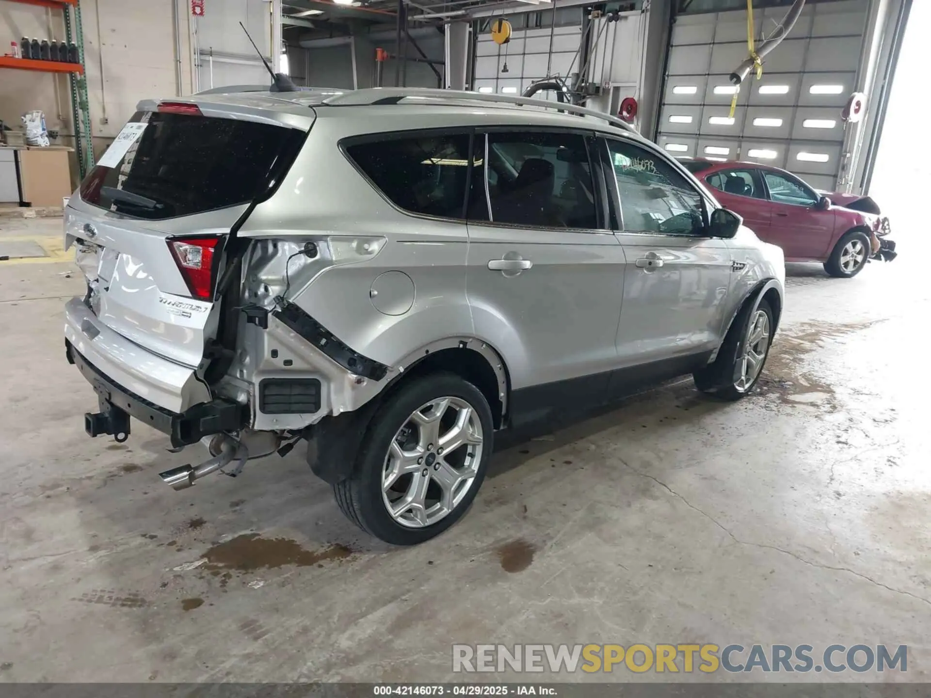 4 Photograph of a damaged car 1FMCU9J95KUA52315 FORD ESCAPE 2019