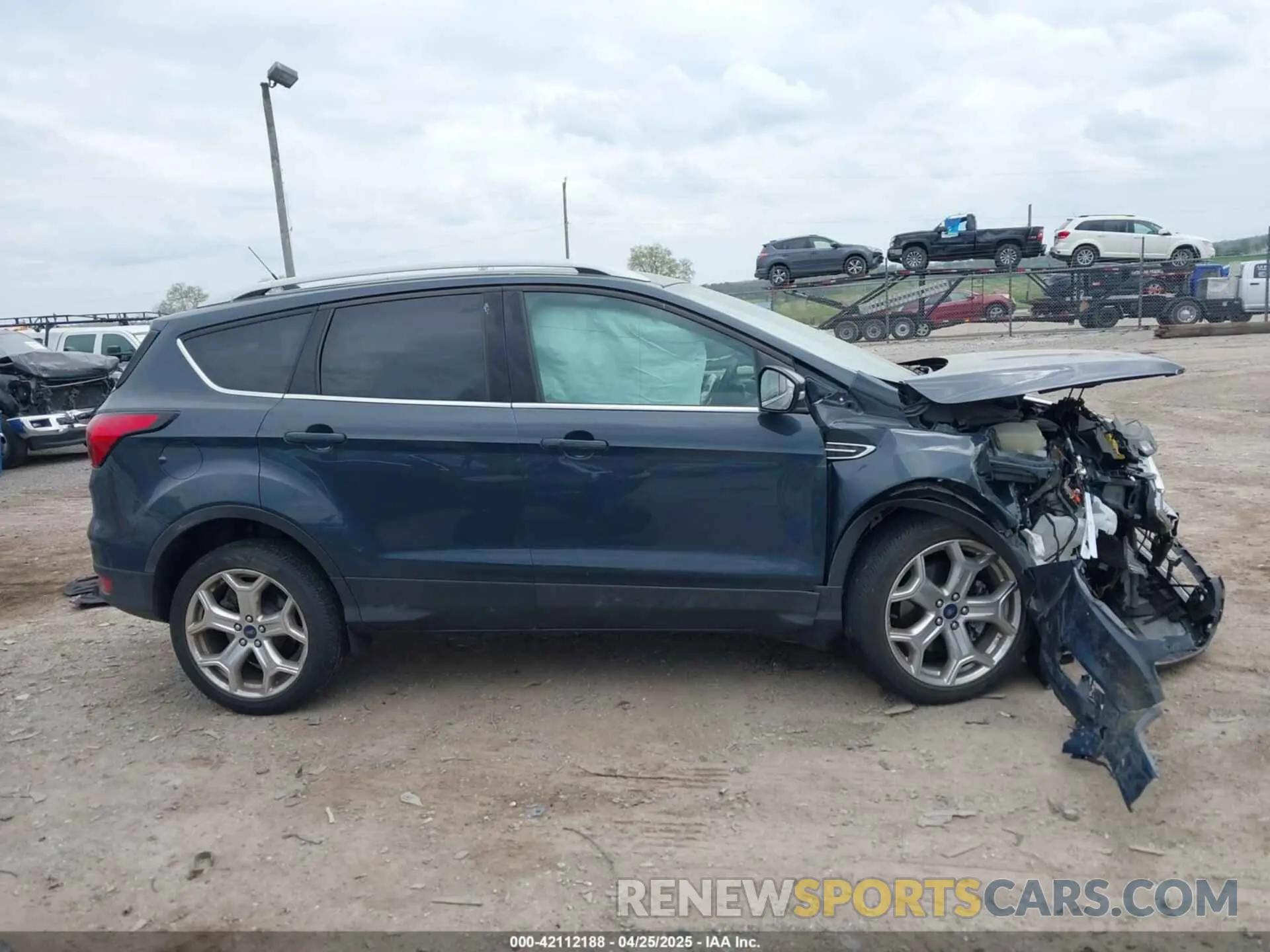 13 Photograph of a damaged car 1FMCU9J95KUC19062 FORD ESCAPE 2019
