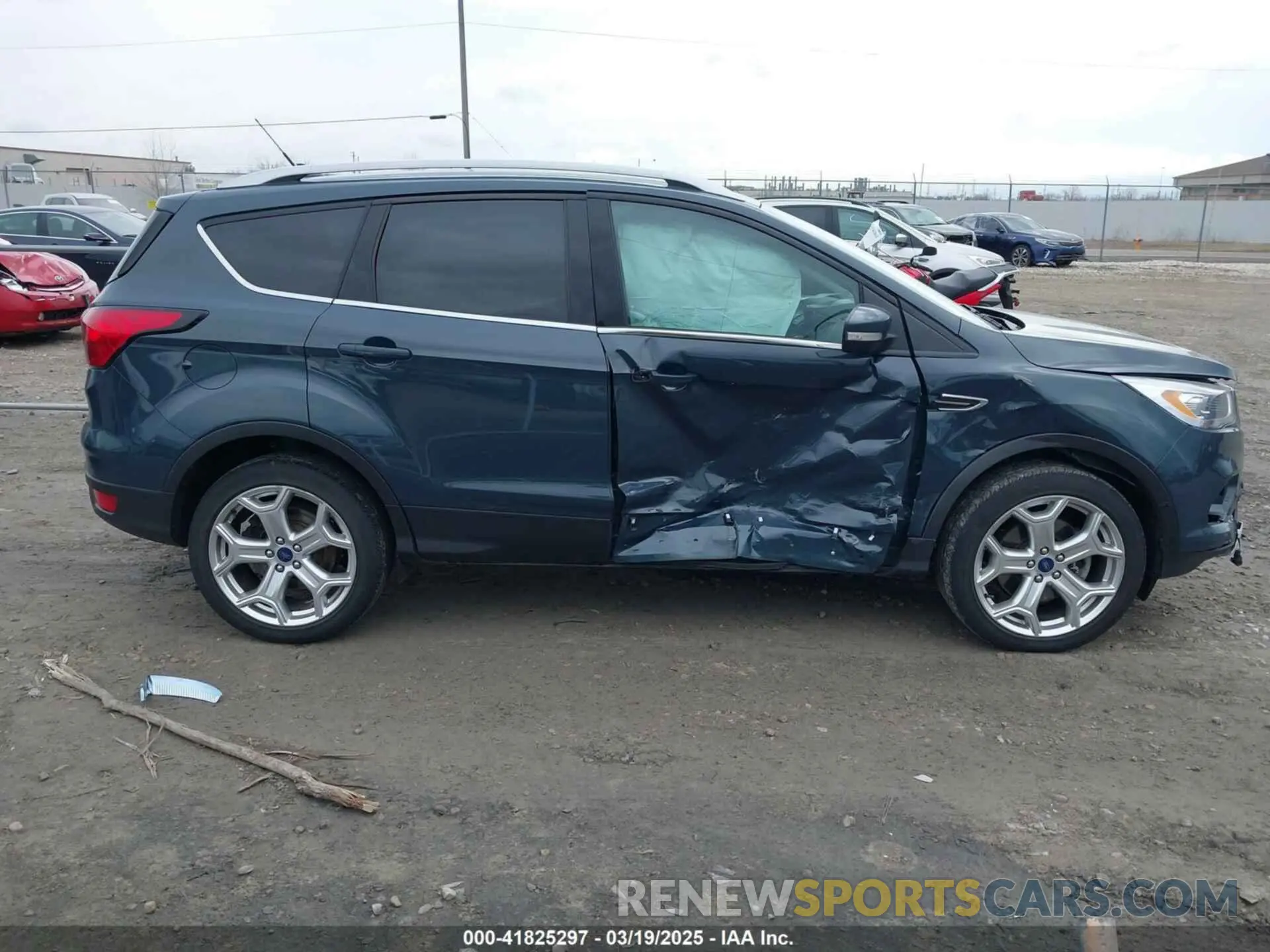 13 Photograph of a damaged car 1FMCU9J95KUC28621 FORD ESCAPE 2019