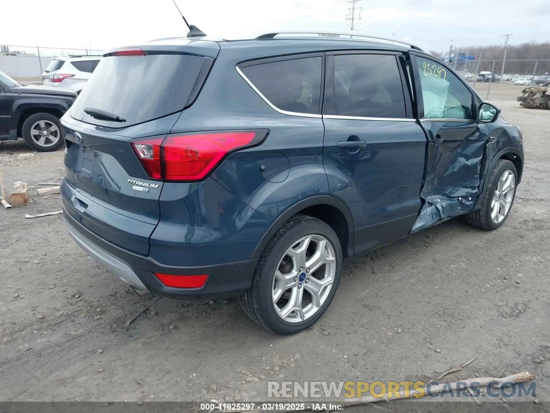 4 Photograph of a damaged car 1FMCU9J95KUC28621 FORD ESCAPE 2019