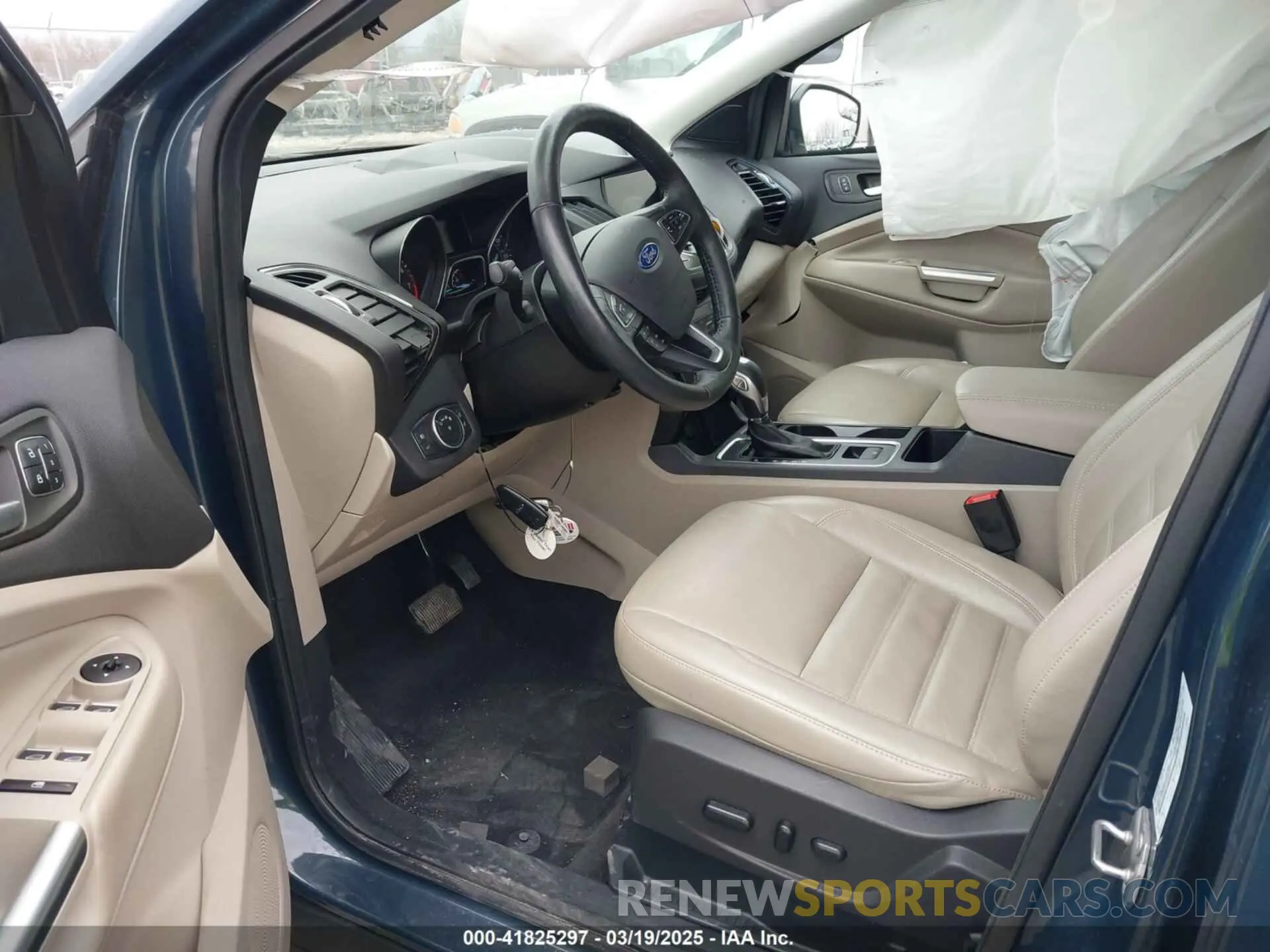 5 Photograph of a damaged car 1FMCU9J95KUC28621 FORD ESCAPE 2019