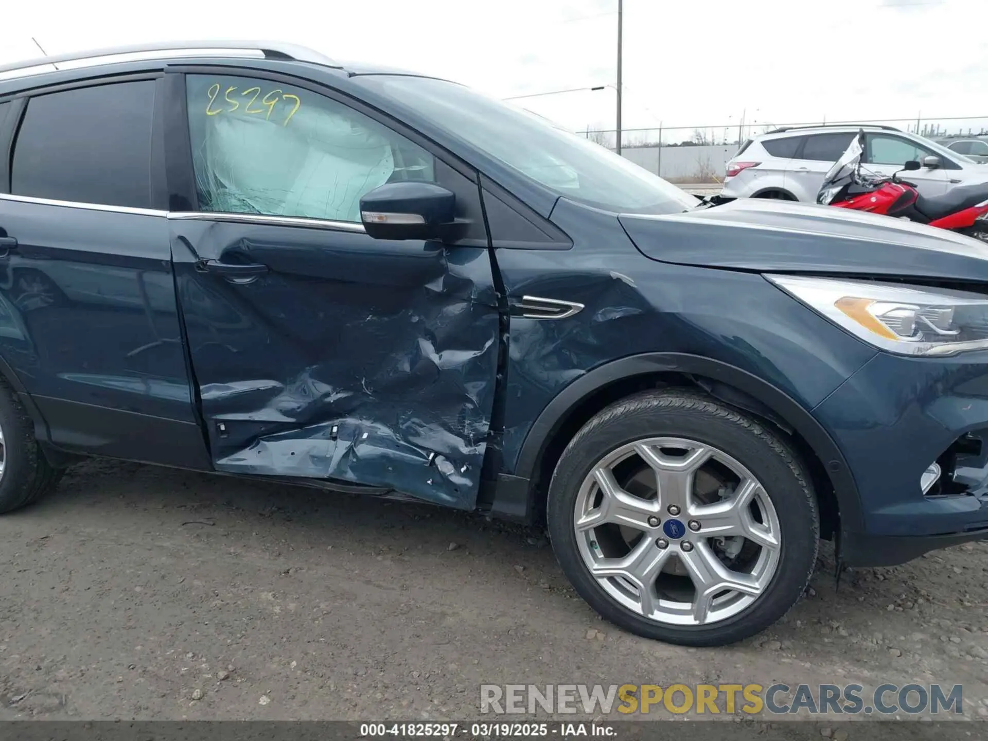 6 Photograph of a damaged car 1FMCU9J95KUC28621 FORD ESCAPE 2019