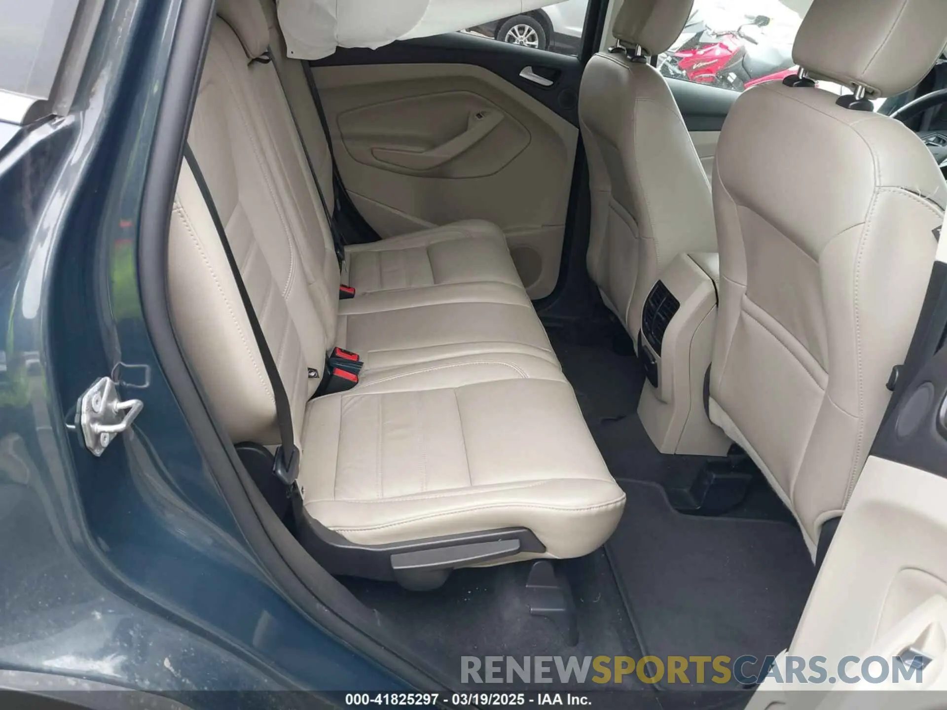 8 Photograph of a damaged car 1FMCU9J95KUC28621 FORD ESCAPE 2019