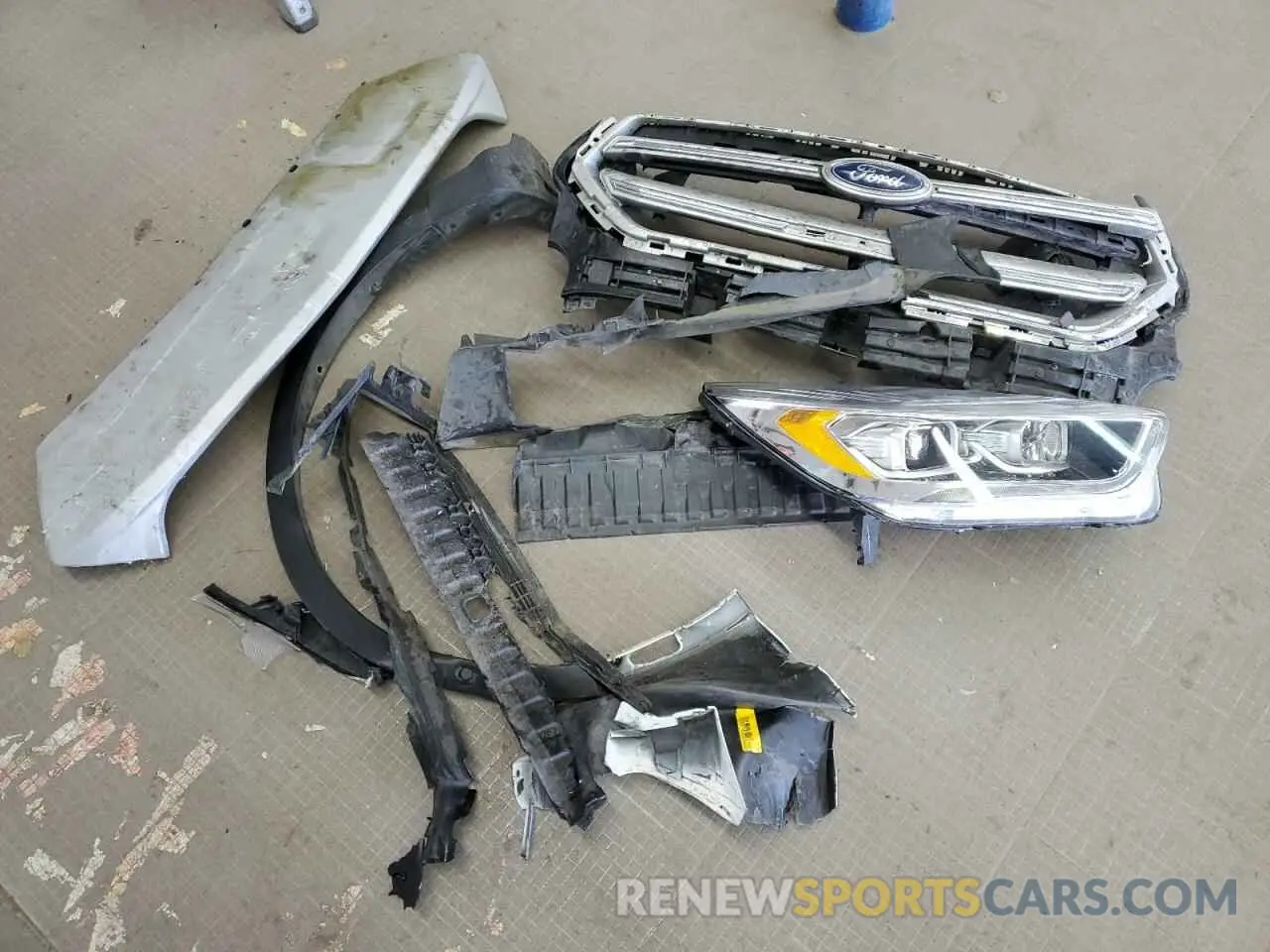 14 Photograph of a damaged car 1FMCU9J96KUC15909 FORD ESCAPE 2019