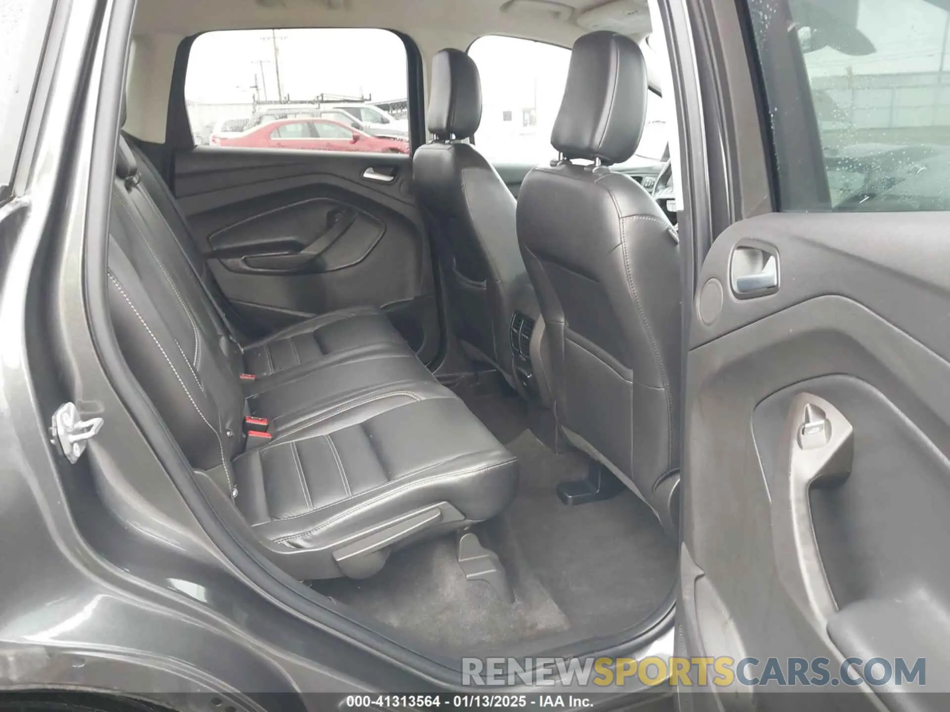 8 Photograph of a damaged car 1FMCU9J97KUC05504 FORD ESCAPE 2019