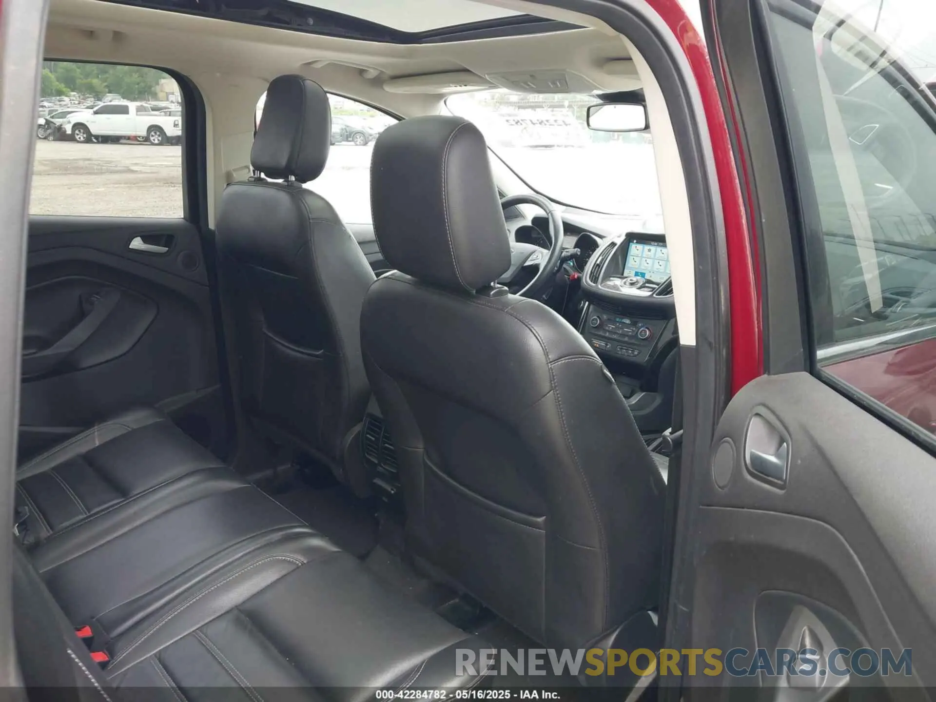 8 Photograph of a damaged car 1FMCU9J97KUC29706 FORD ESCAPE 2019