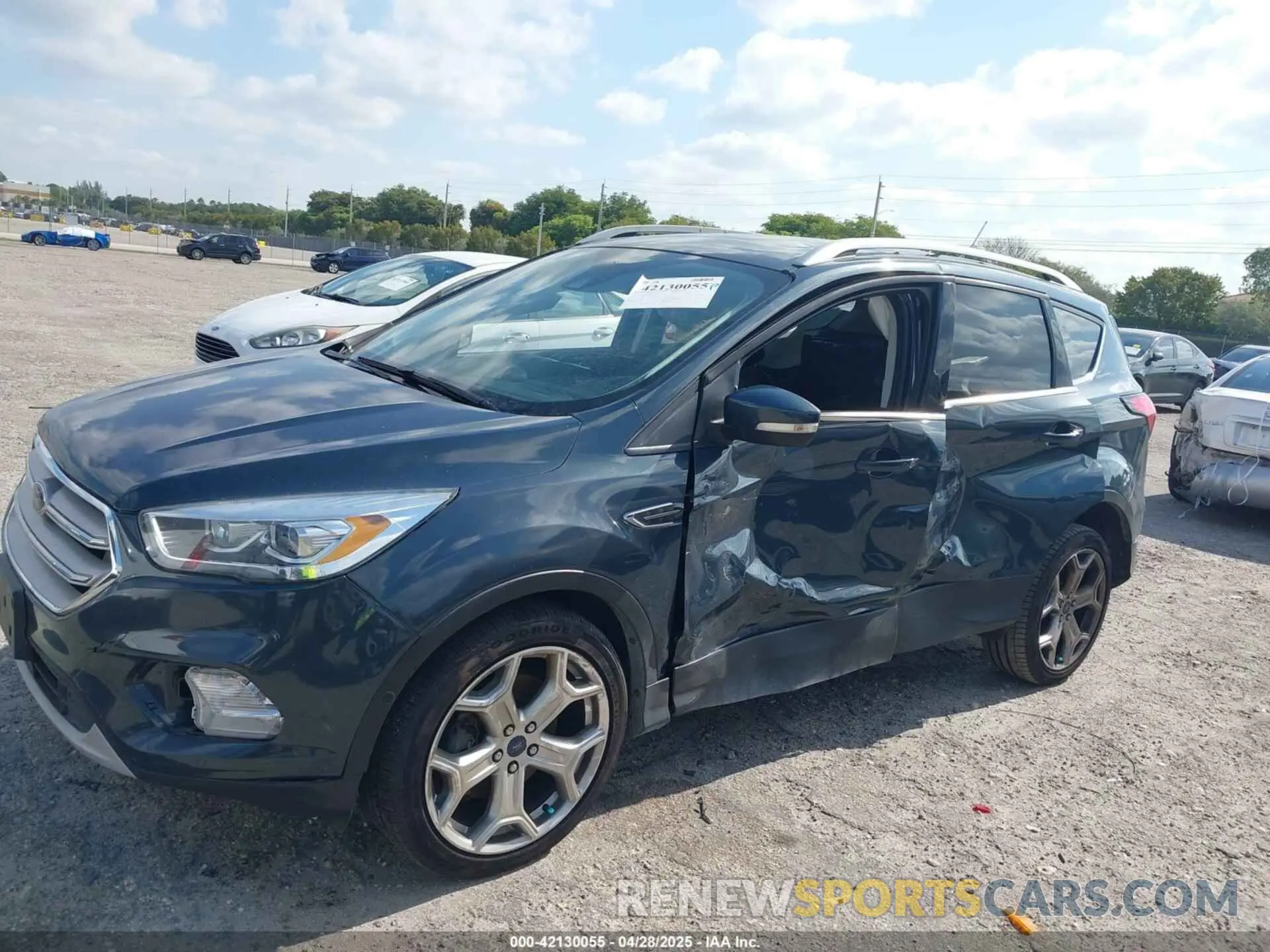 6 Photograph of a damaged car 1FMCU9J98KUA09510 FORD ESCAPE 2019