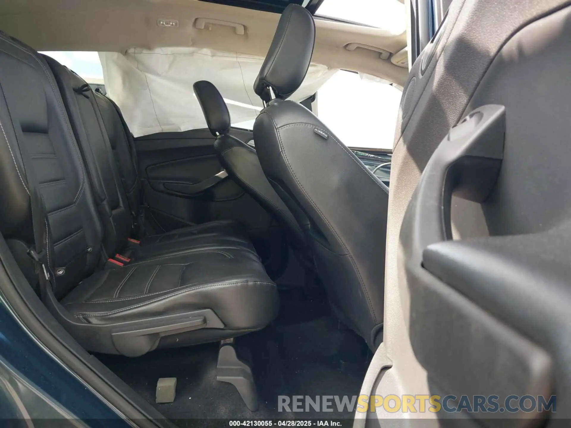 8 Photograph of a damaged car 1FMCU9J98KUA09510 FORD ESCAPE 2019