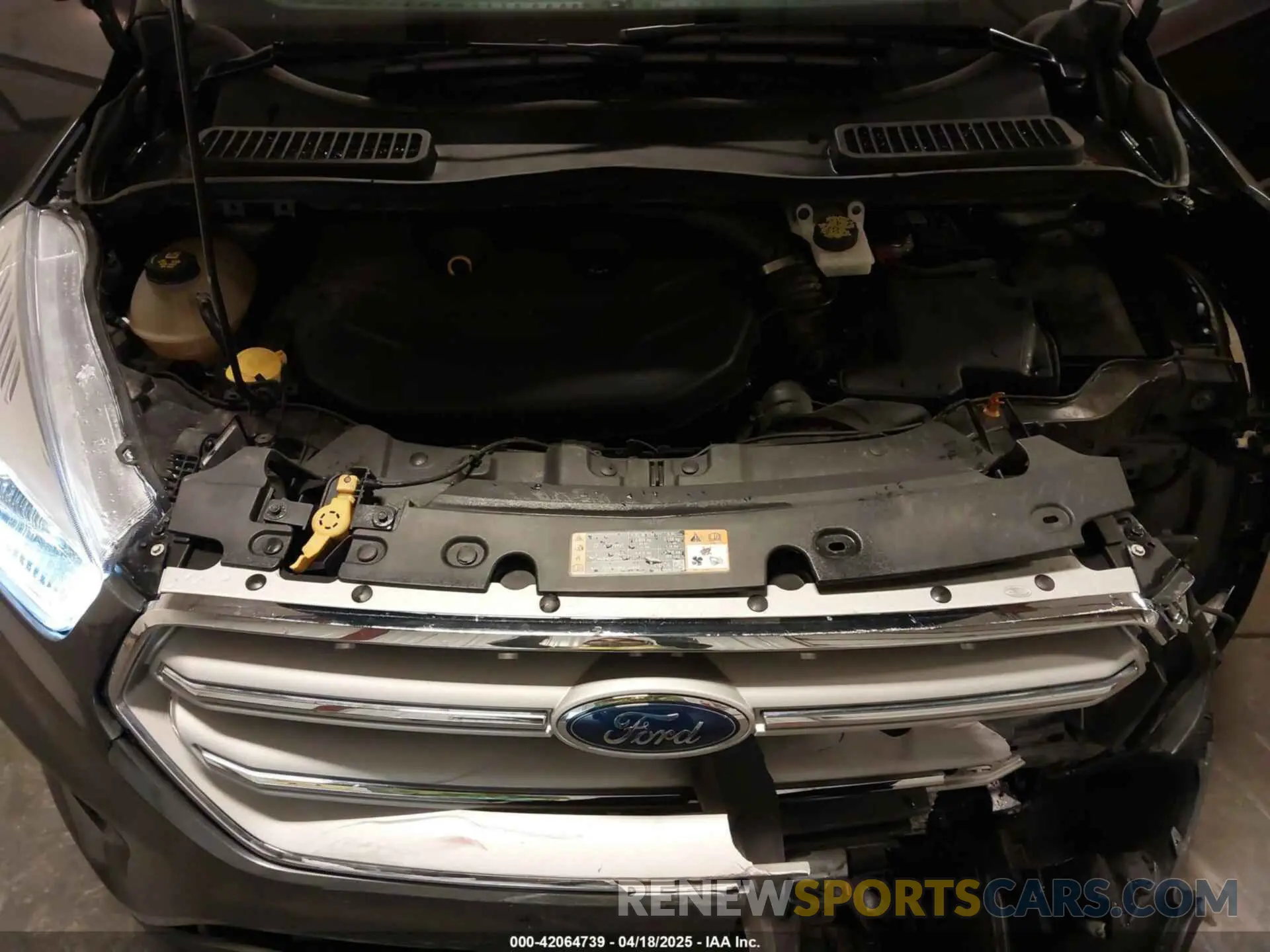 10 Photograph of a damaged car 1FMCU9J98KUB41991 FORD ESCAPE 2019