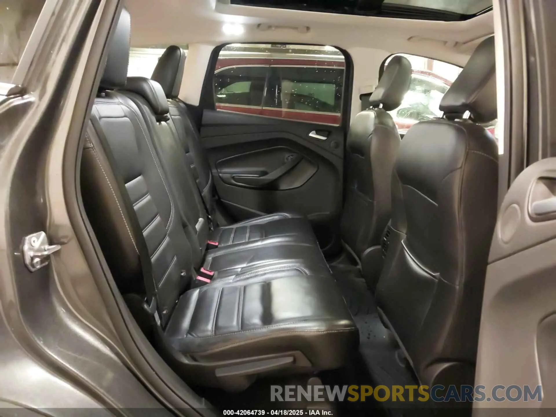 8 Photograph of a damaged car 1FMCU9J98KUB41991 FORD ESCAPE 2019