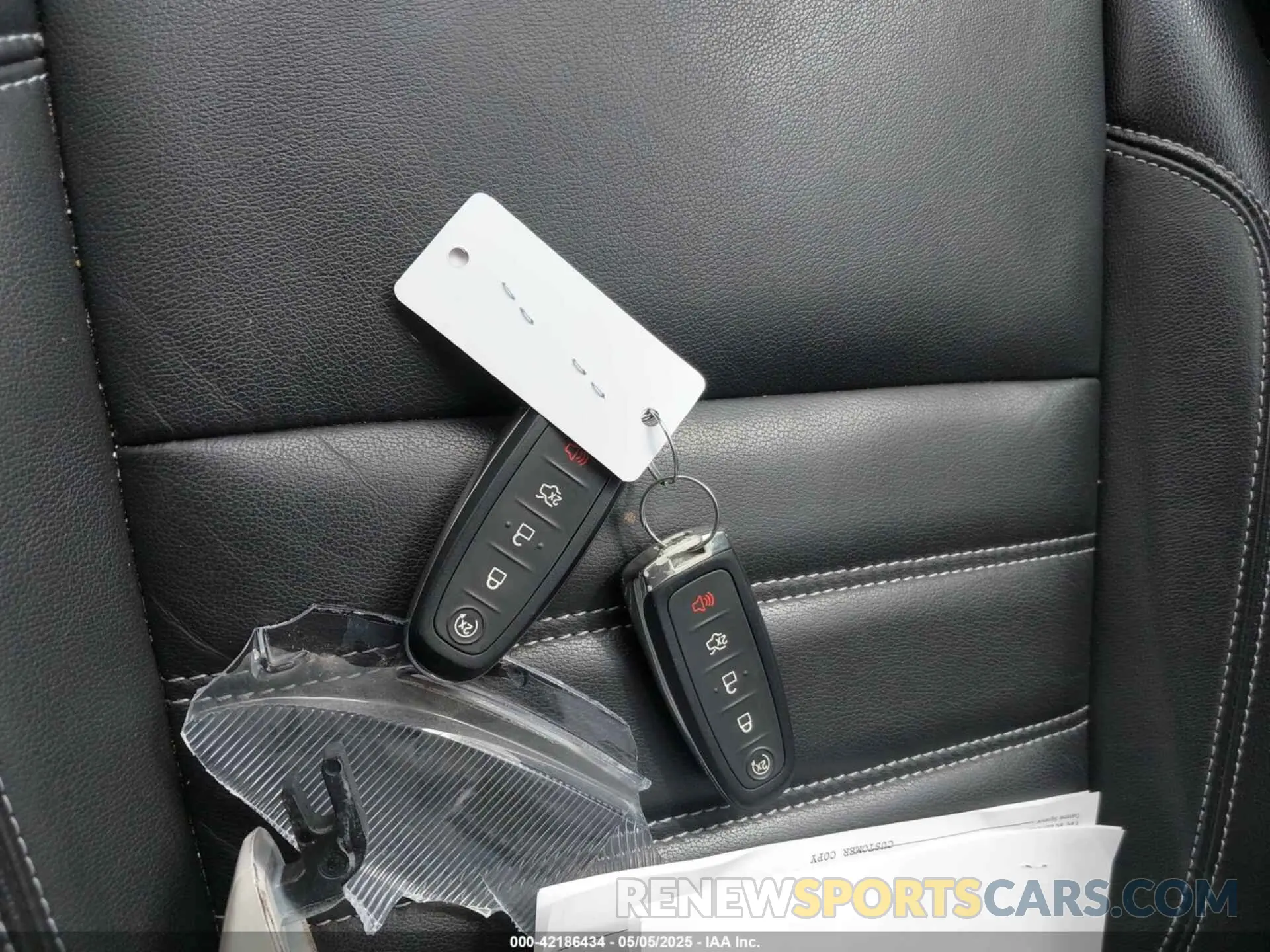 11 Photograph of a damaged car 1FMCU9J99KUC21963 FORD ESCAPE 2019
