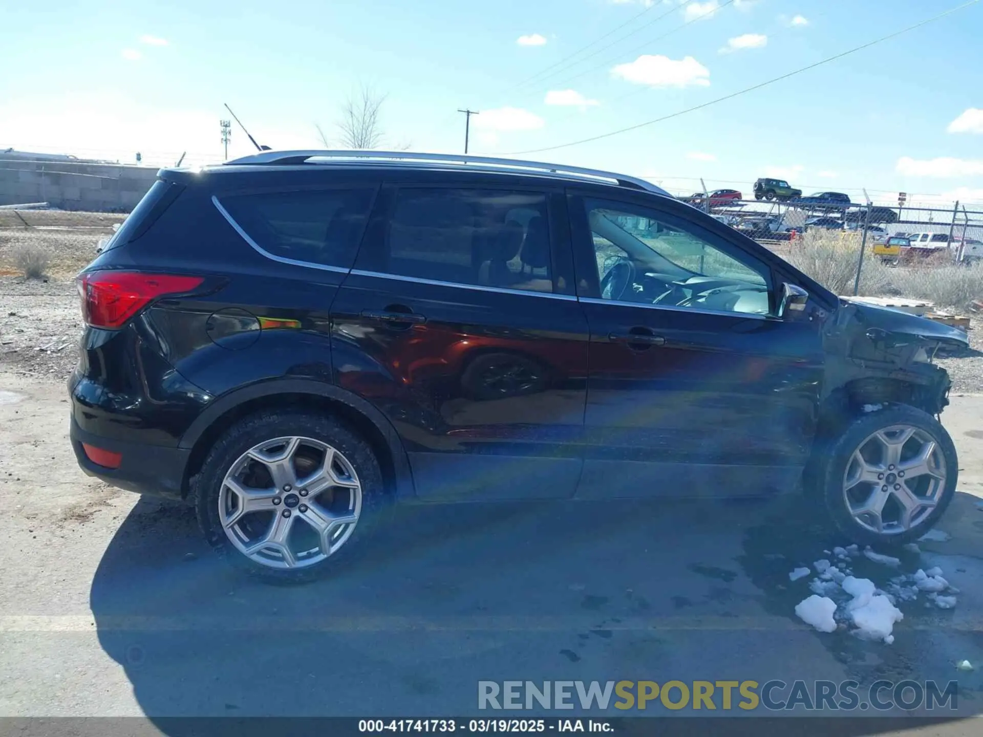 14 Photograph of a damaged car 1FMCU9J99KUC44157 FORD ESCAPE 2019