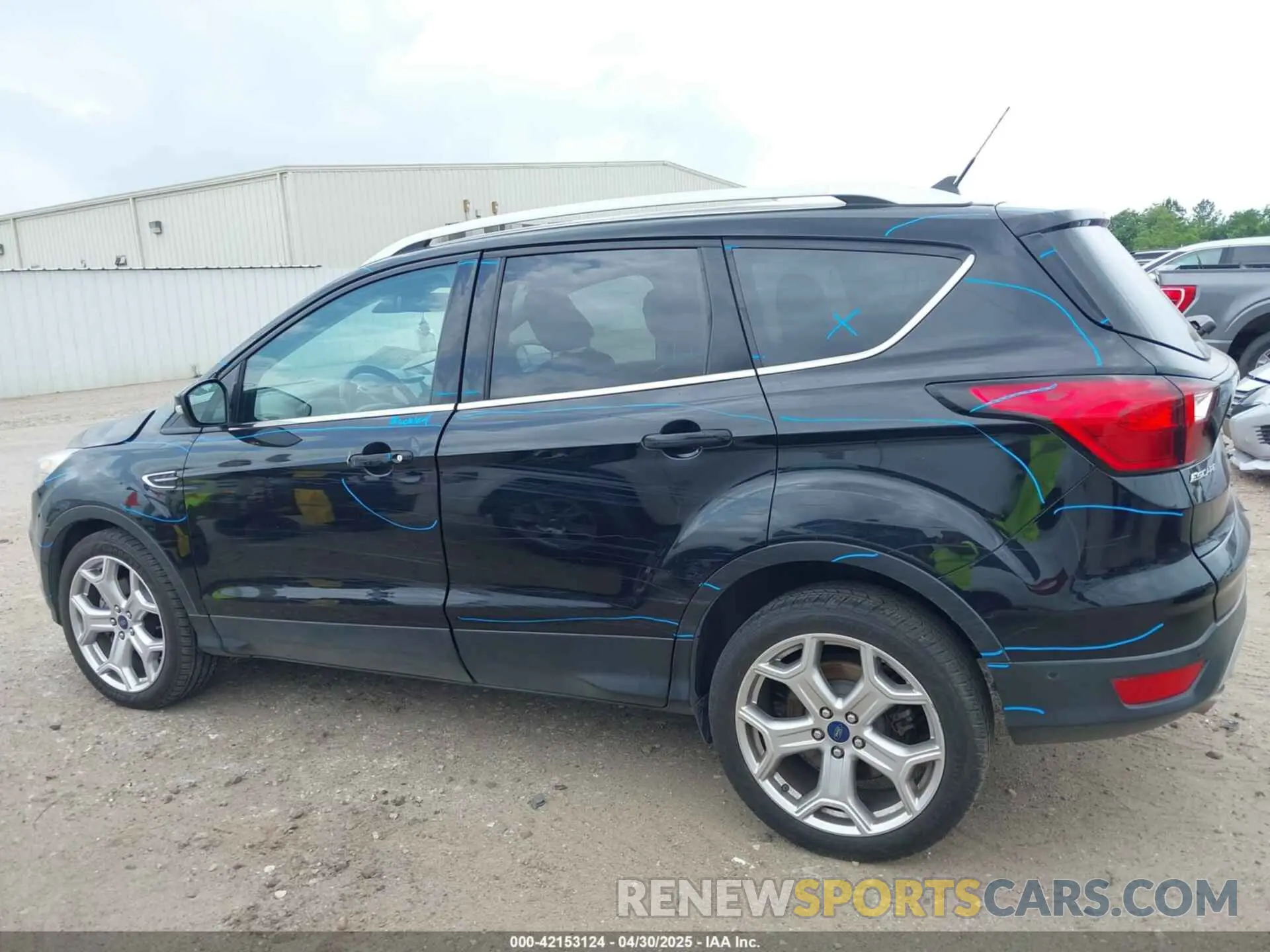 14 Photograph of a damaged car 1FMCU9J9XKUB41992 FORD ESCAPE 2019