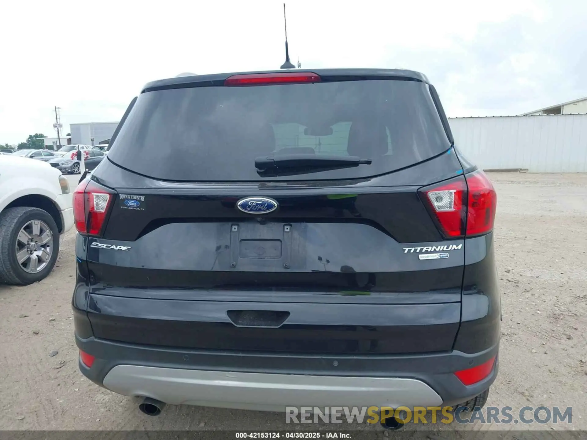 16 Photograph of a damaged car 1FMCU9J9XKUB41992 FORD ESCAPE 2019