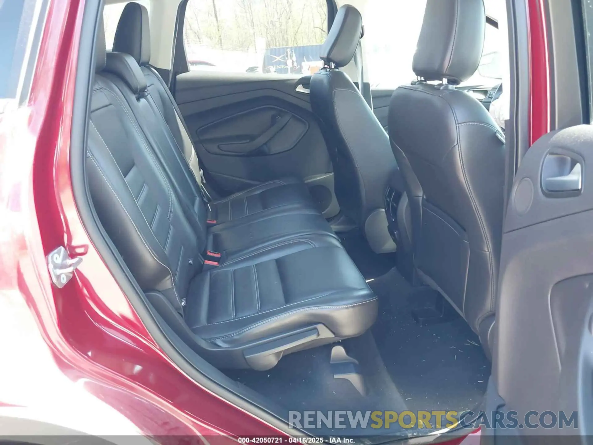 8 Photograph of a damaged car 1FMCU9J9XKUC23513 FORD ESCAPE 2019