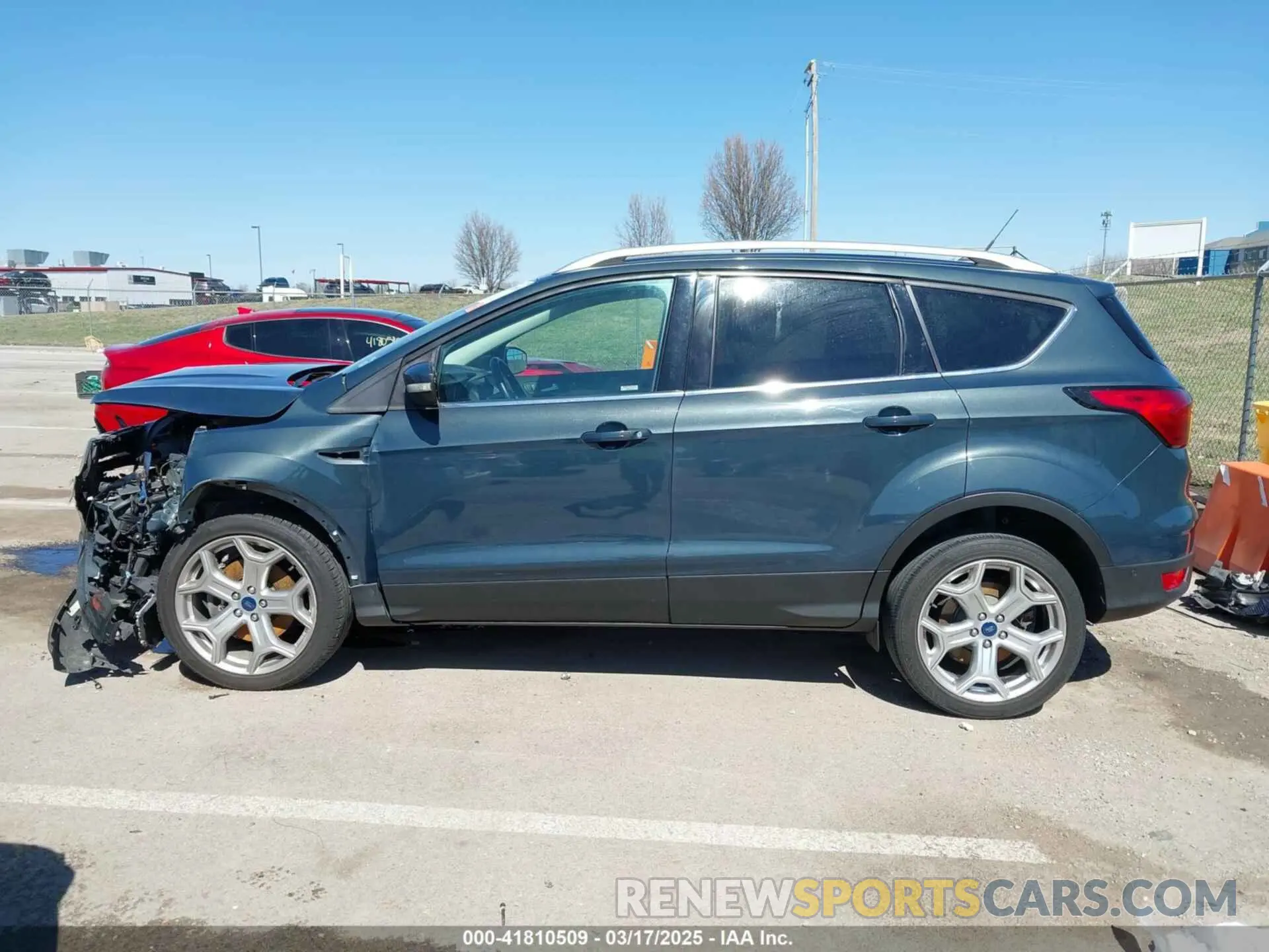15 Photograph of a damaged car 1FMCU9J9XKUC26167 FORD ESCAPE 2019