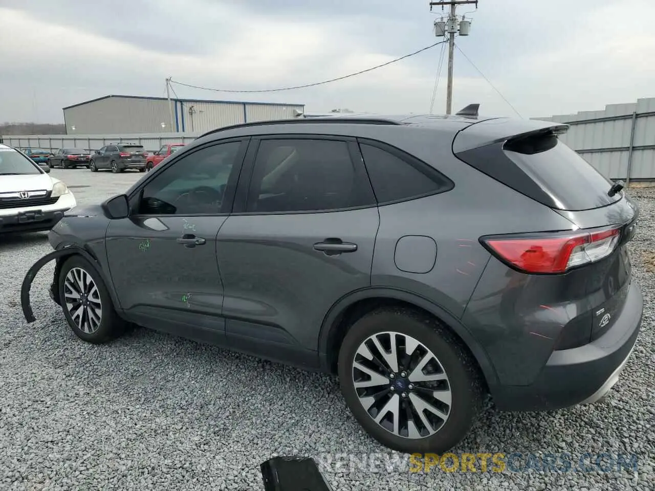 2 Photograph of a damaged car 1FMCU0BZ1LUB31301 FORD ESCAPE 2020