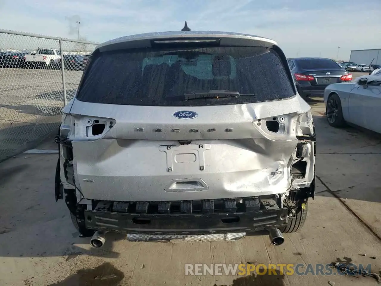 6 Photograph of a damaged car 1FMCU0BZ1LUC03601 FORD ESCAPE 2020