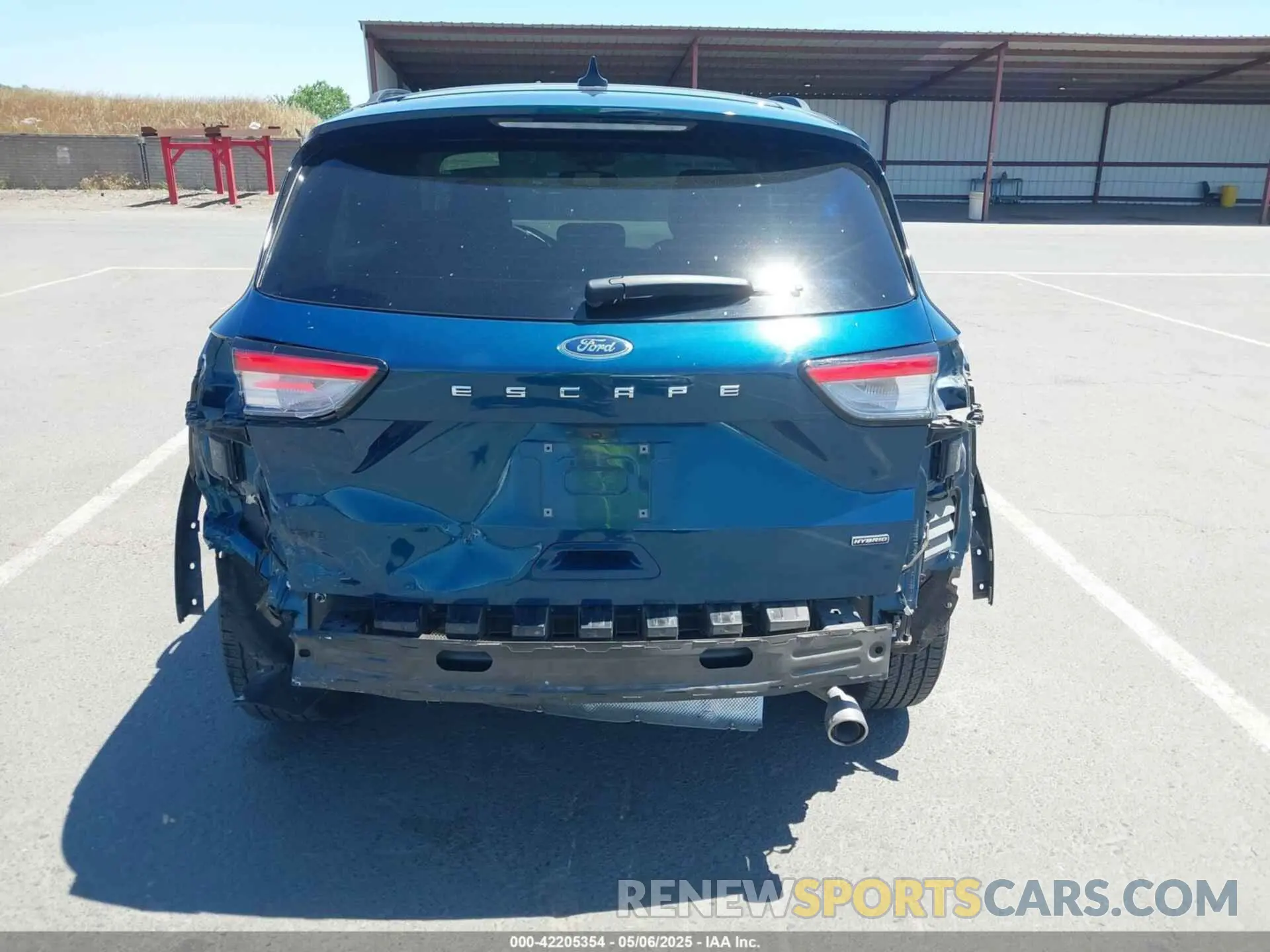 17 Photograph of a damaged car 1FMCU0BZ1LUC15585 FORD ESCAPE 2020