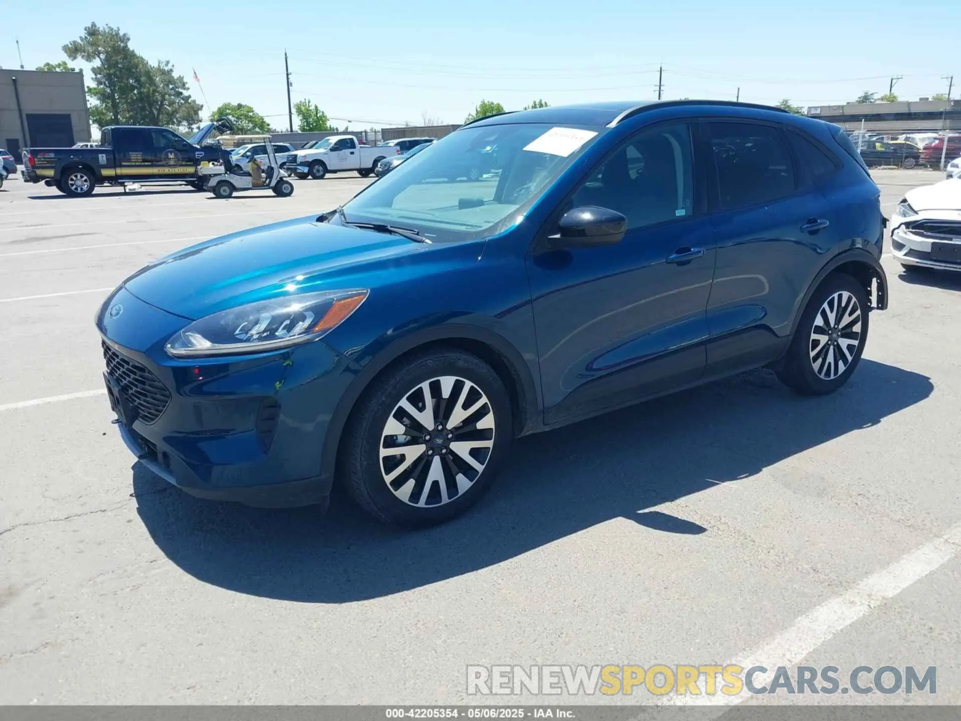 2 Photograph of a damaged car 1FMCU0BZ1LUC15585 FORD ESCAPE 2020