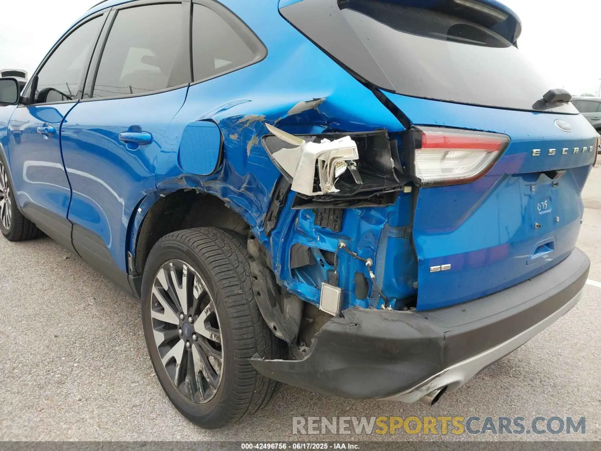 6 Photograph of a damaged car 1FMCU0BZ2LUA60075 FORD ESCAPE 2020
