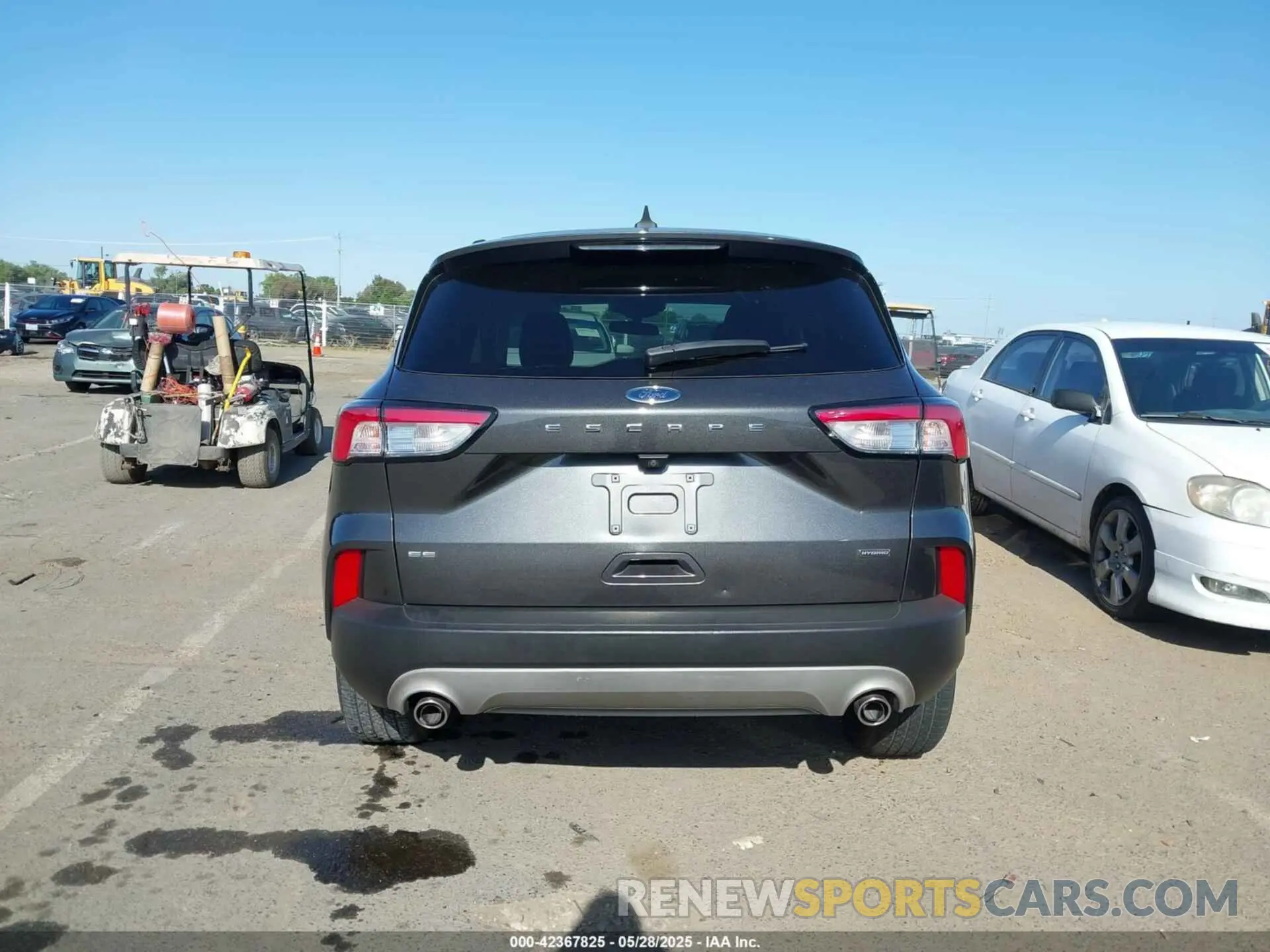 16 Photograph of a damaged car 1FMCU0BZ3LUC49186 FORD ESCAPE 2020