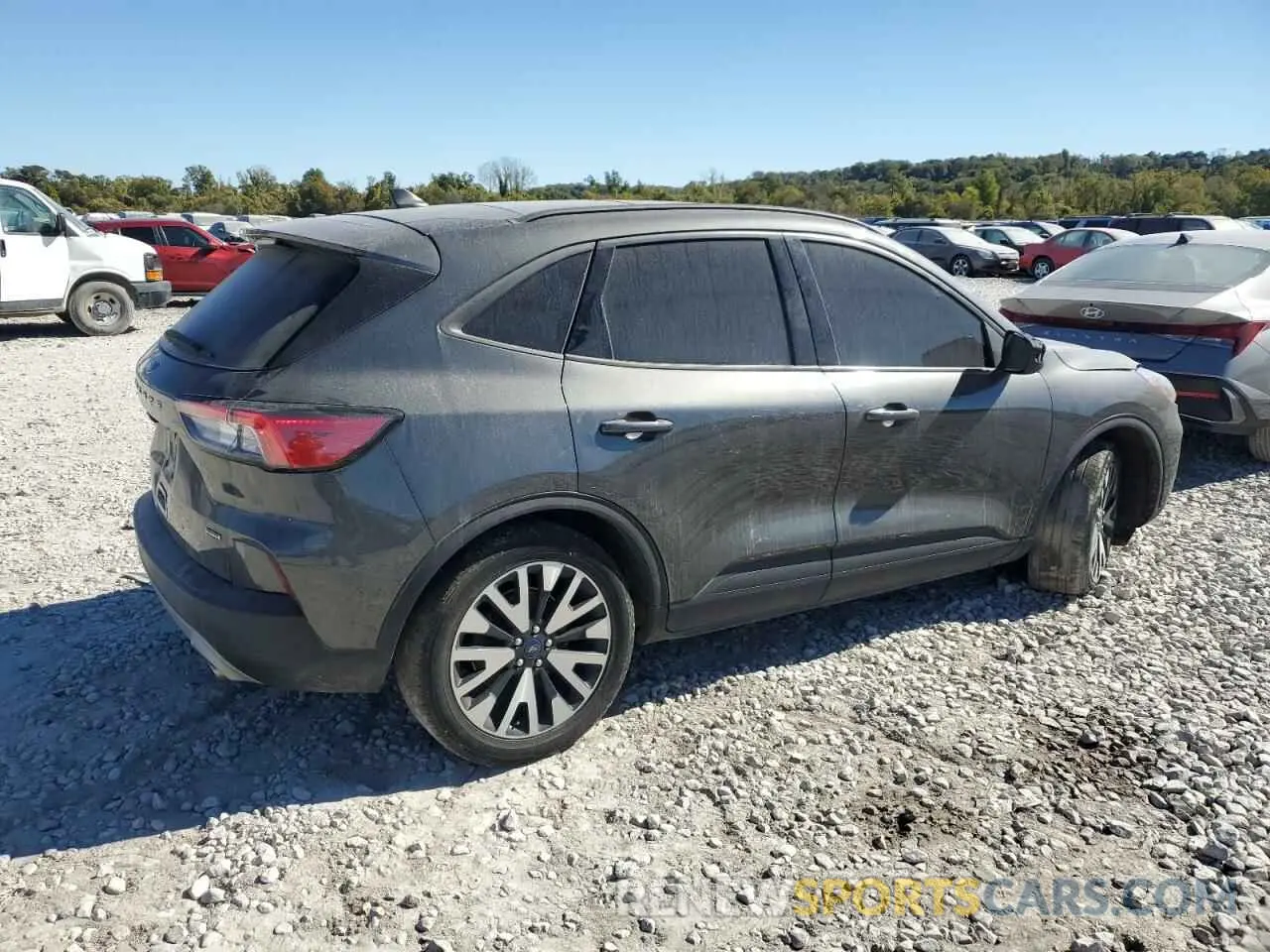 3 Photograph of a damaged car 1FMCU0BZ4LUB86356 FORD ESCAPE 2020