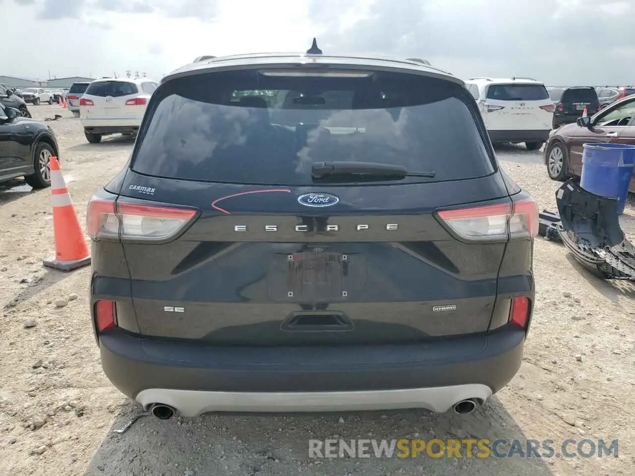 6 Photograph of a damaged car 1FMCU0BZ5LUB81201 FORD ESCAPE 2020
