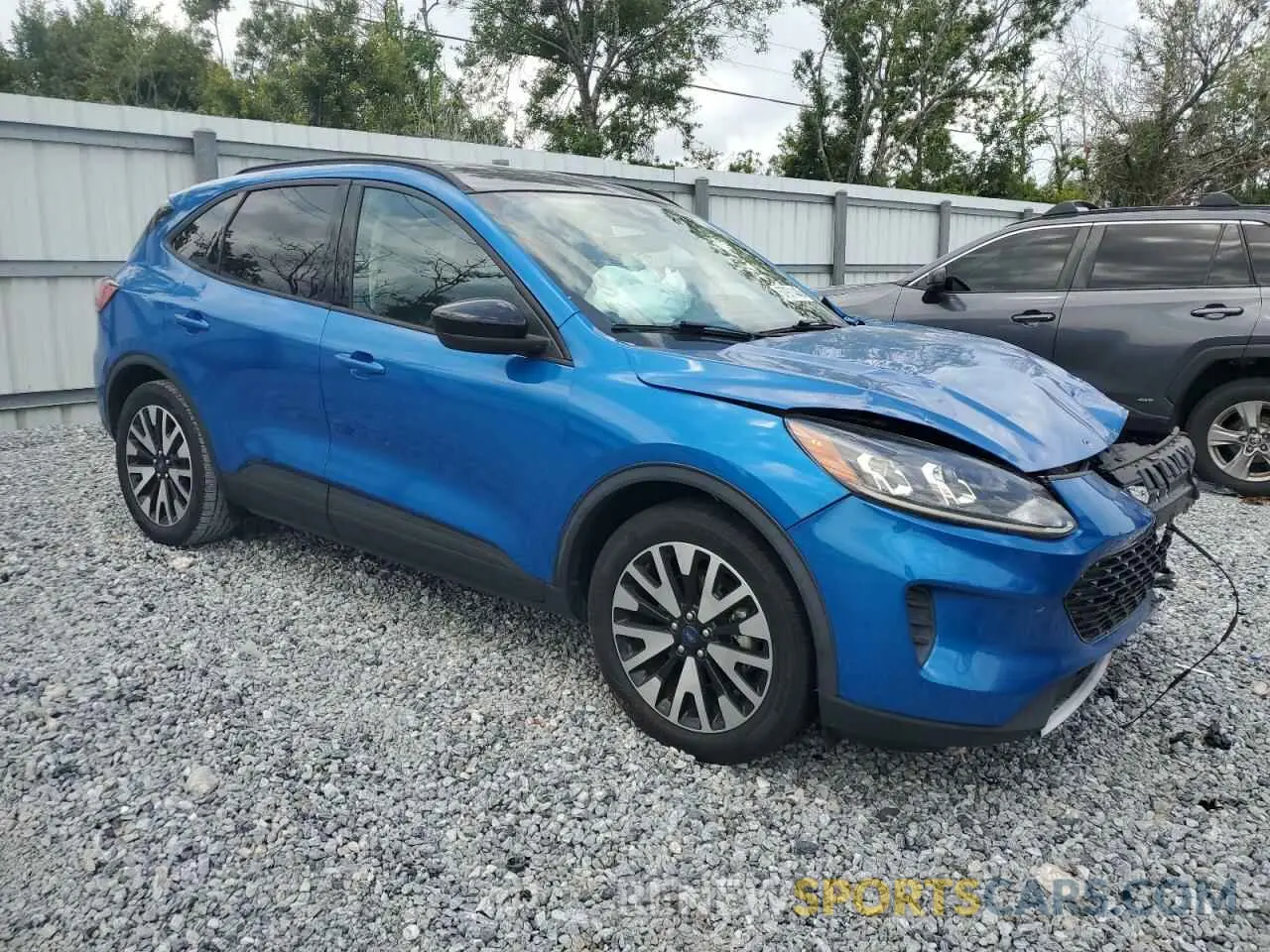4 Photograph of a damaged car 1FMCU0BZ7LUC04445 FORD ESCAPE 2020
