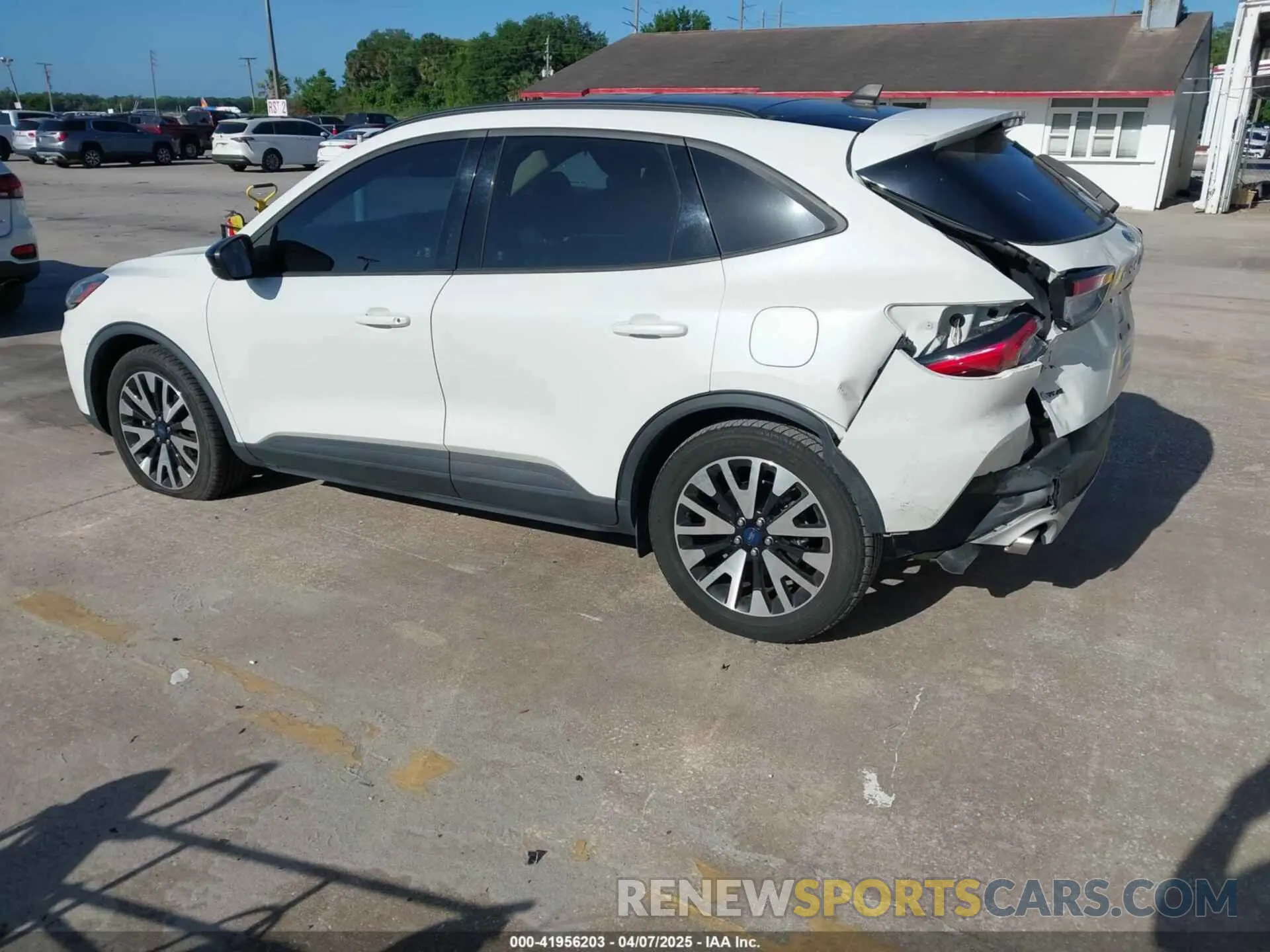 3 Photograph of a damaged car 1FMCU0BZ9LUB38786 FORD ESCAPE 2020