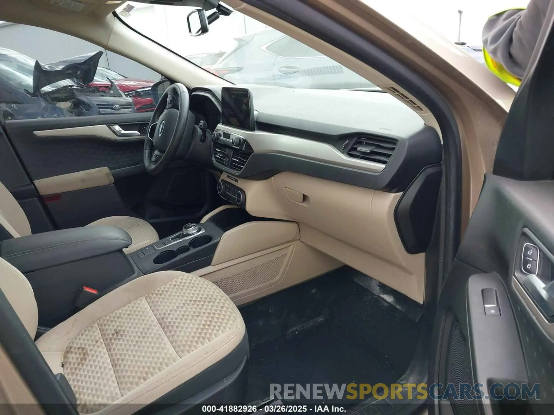 5 Photograph of a damaged car 1FMCU0BZXLUC08683 FORD ESCAPE 2020
