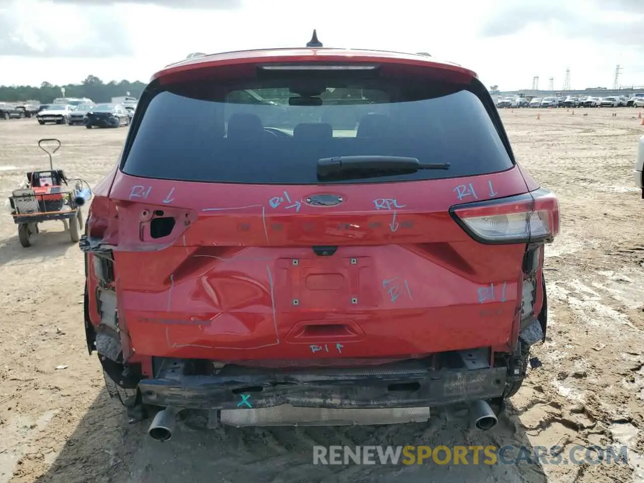 6 Photograph of a damaged car 1FMCU0DZ1LUA75325 FORD ESCAPE 2020