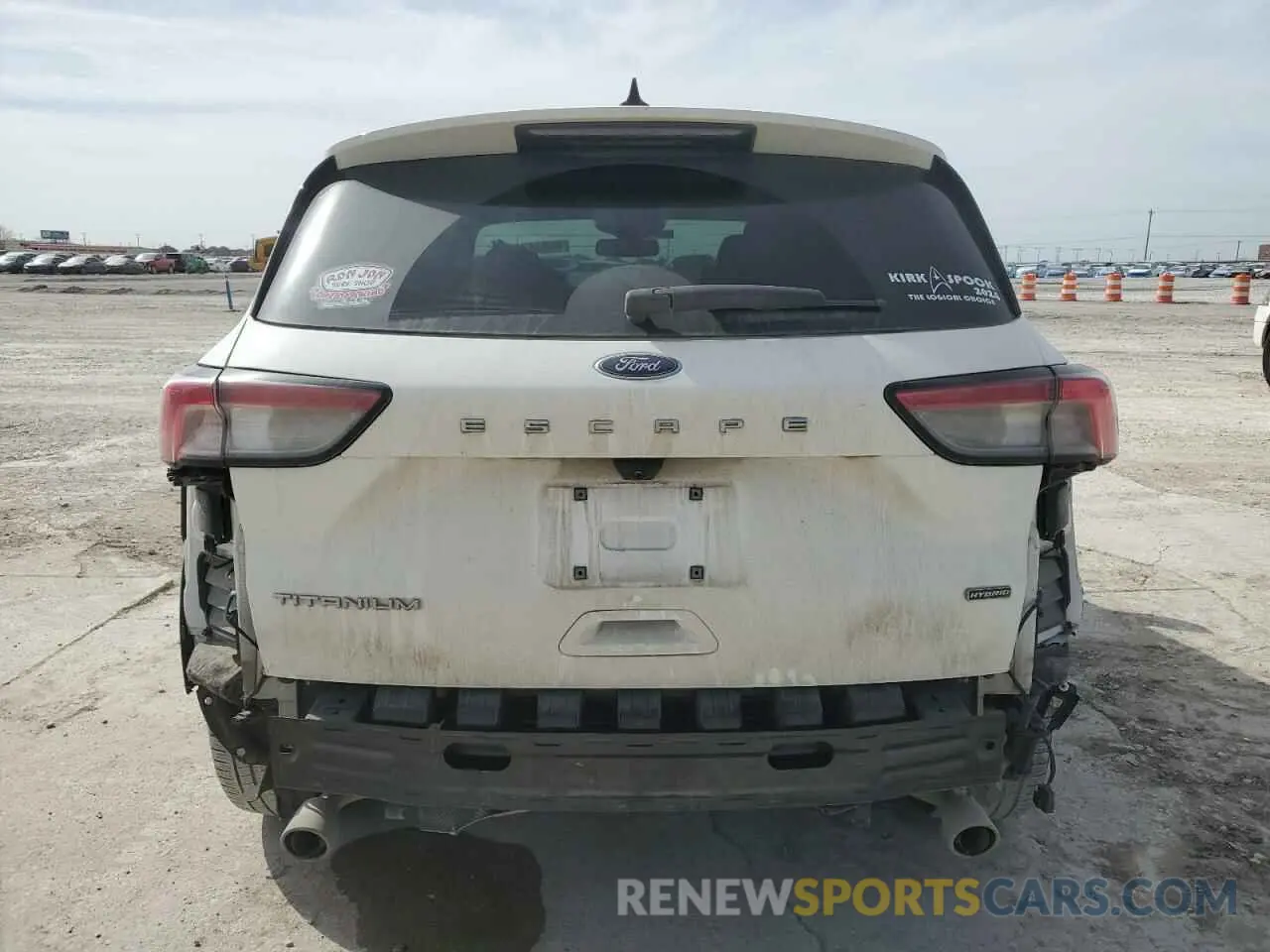6 Photograph of a damaged car 1FMCU0DZ3LUA10153 FORD ESCAPE 2020